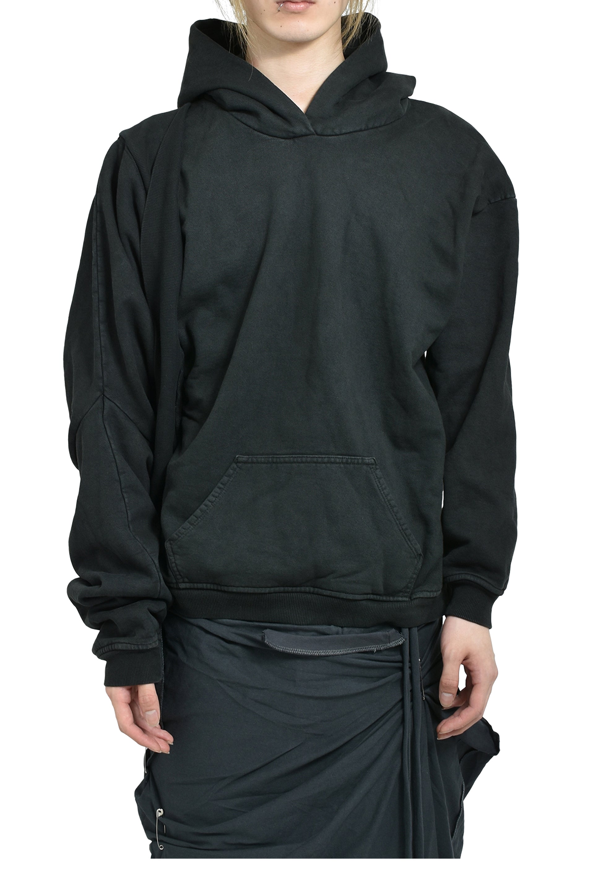 BLACK HOODIE / BLK