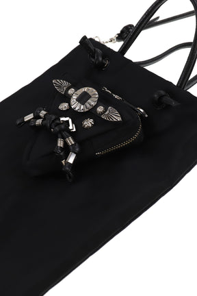 TRIANGLE POUCH BAG / BLK