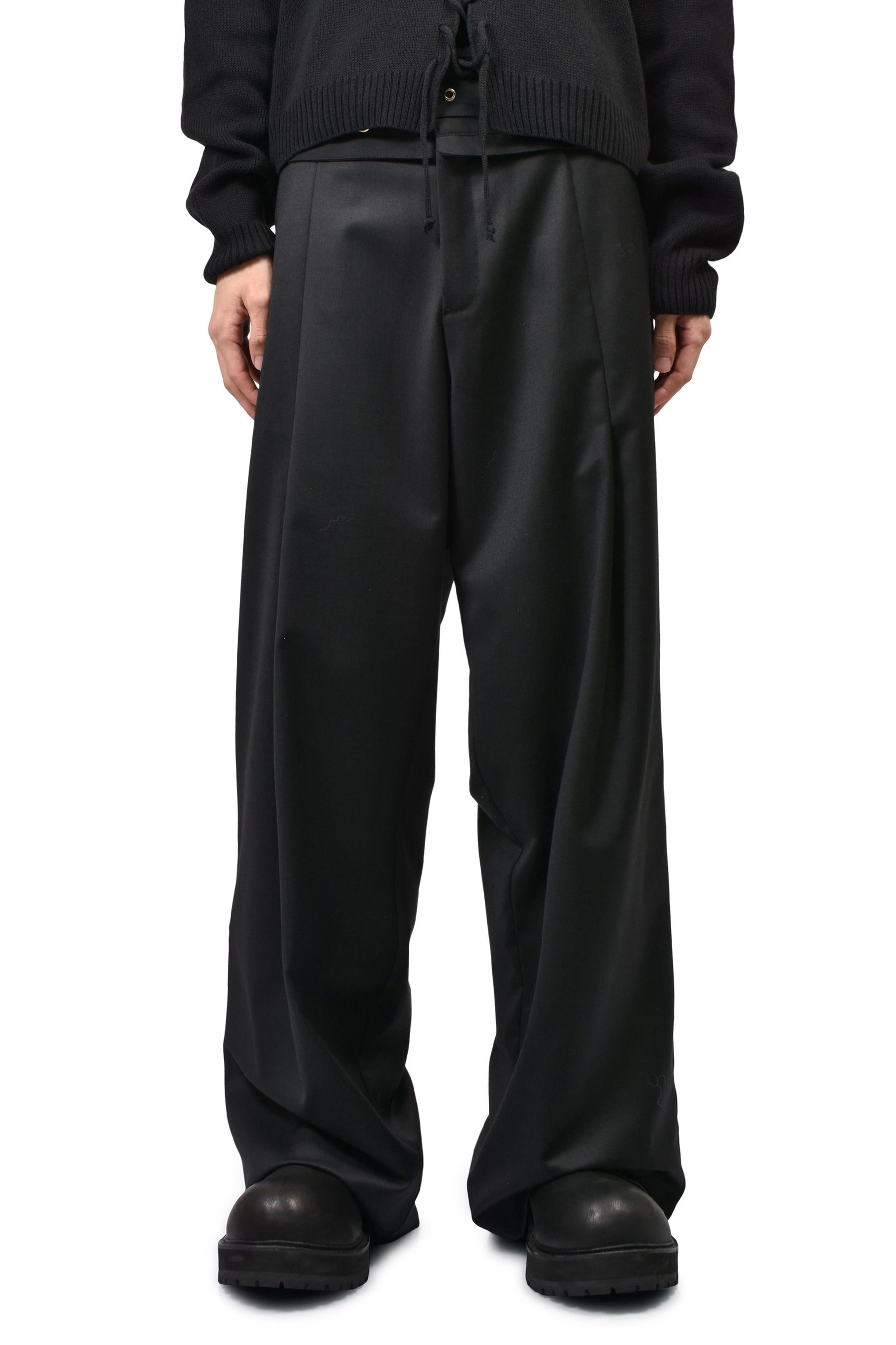 DOUBLE-BELT PLEATED TROUSERS / BLK
