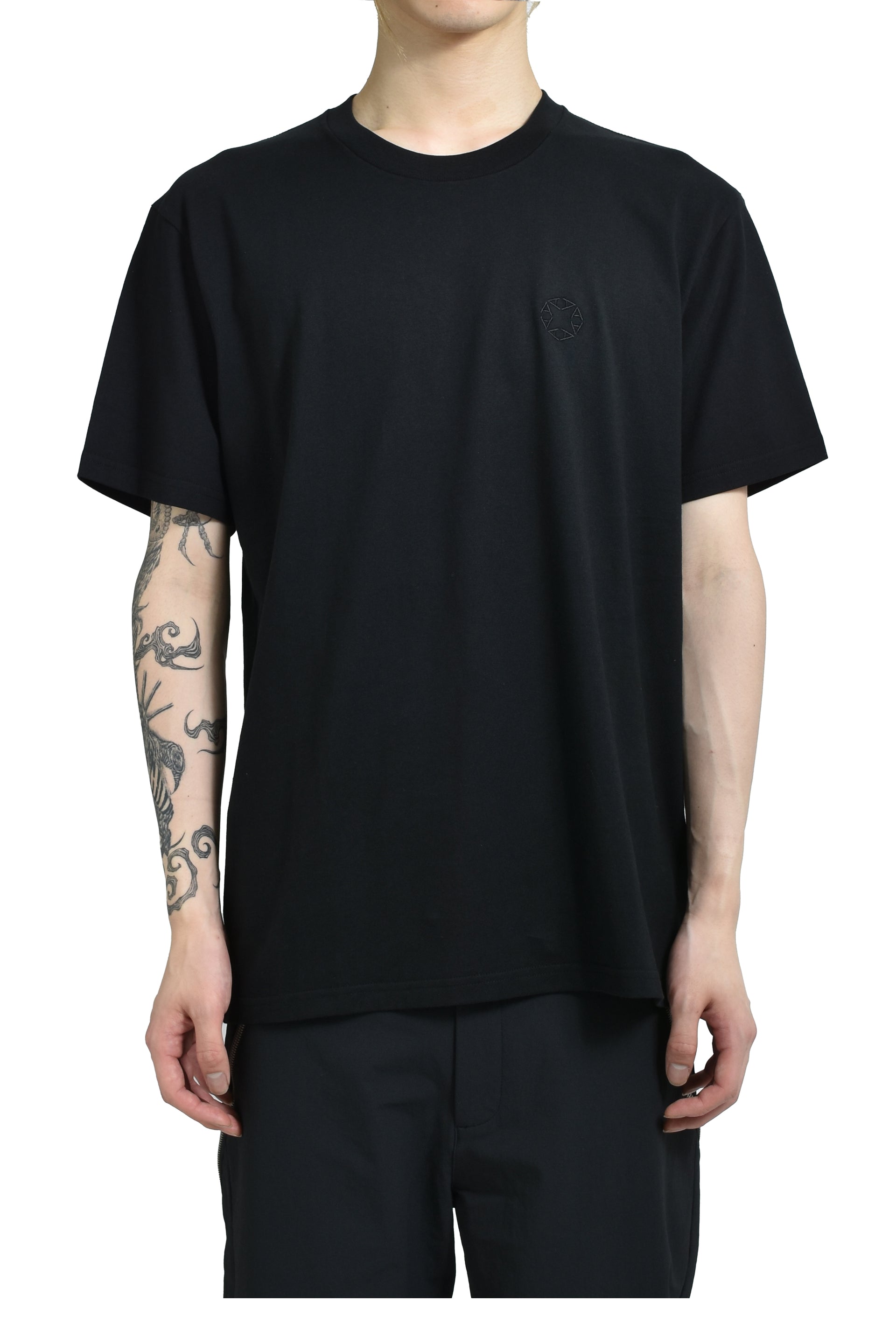 ESSENTIALS REGULAR FIT SHORT SLEEVE TEE / BLK