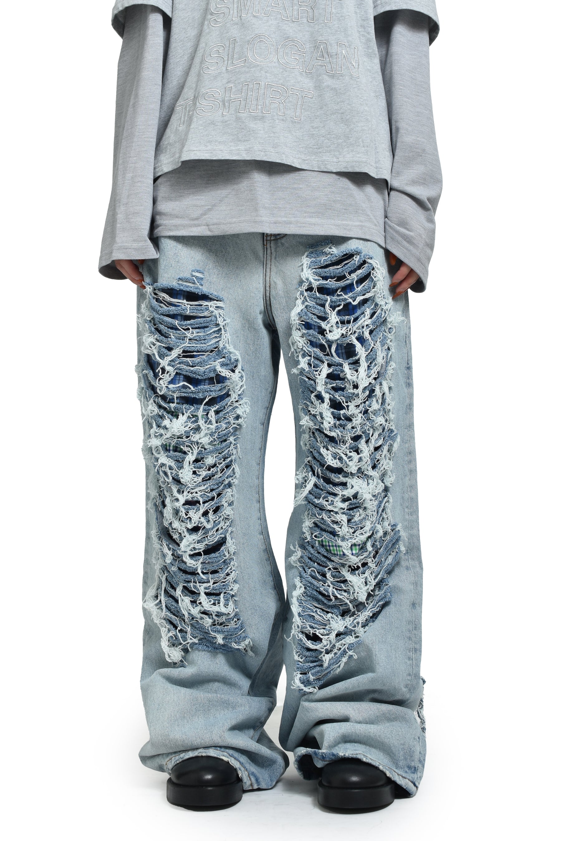 DISTRESSED JEANS / DENIM