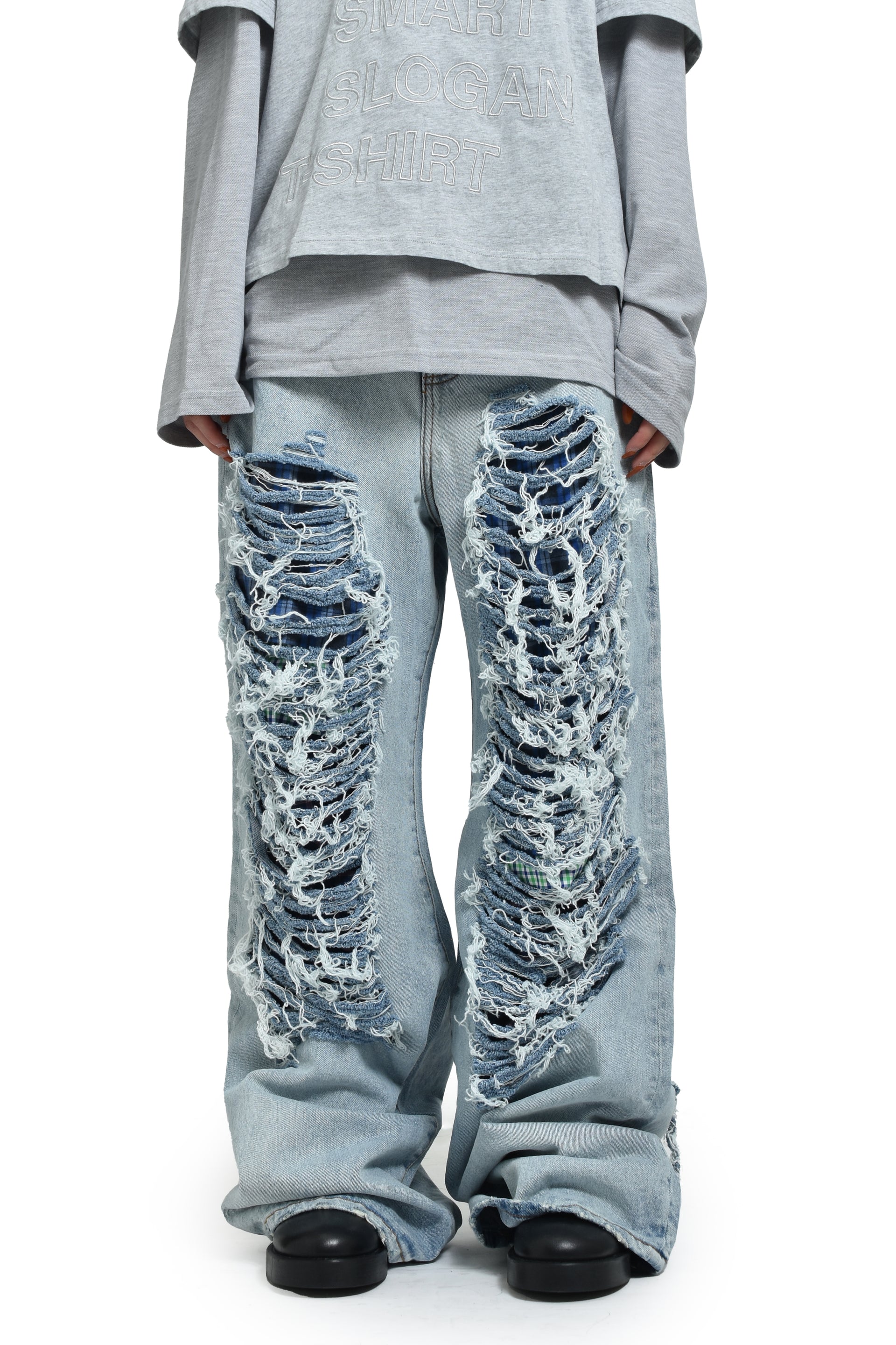 DISTRESSED JEANS / DENIM