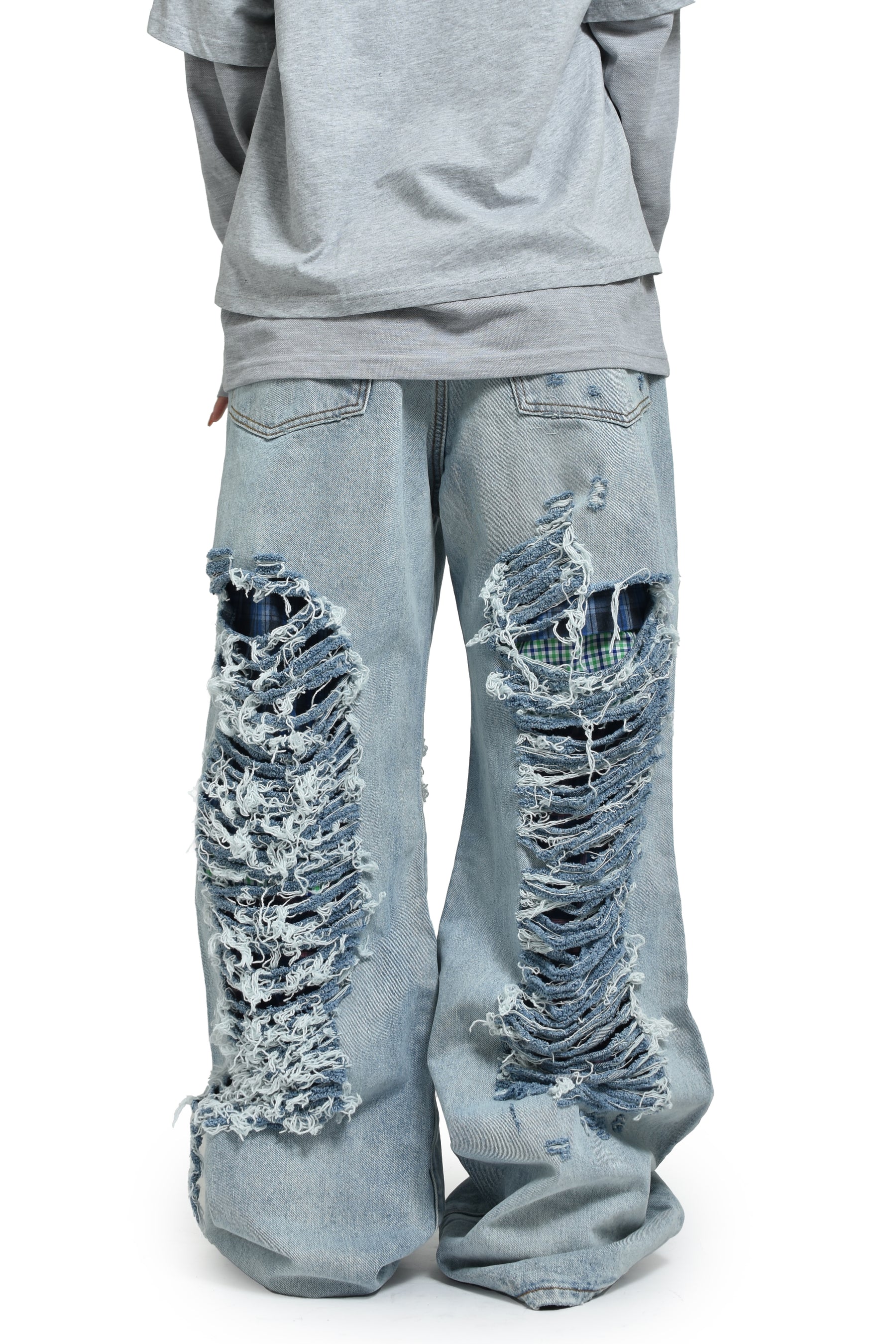 DISTRESSED JEANS / DENIM