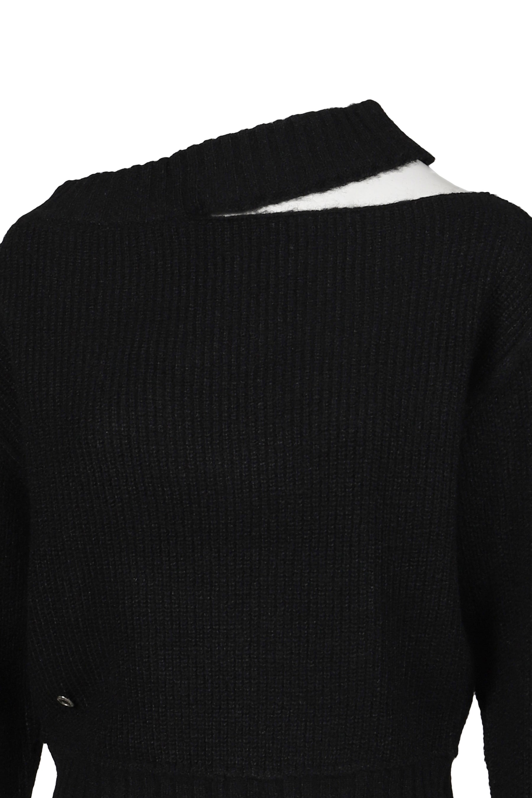 NECK CUTOUT SLIMFIT KNIT / BLK