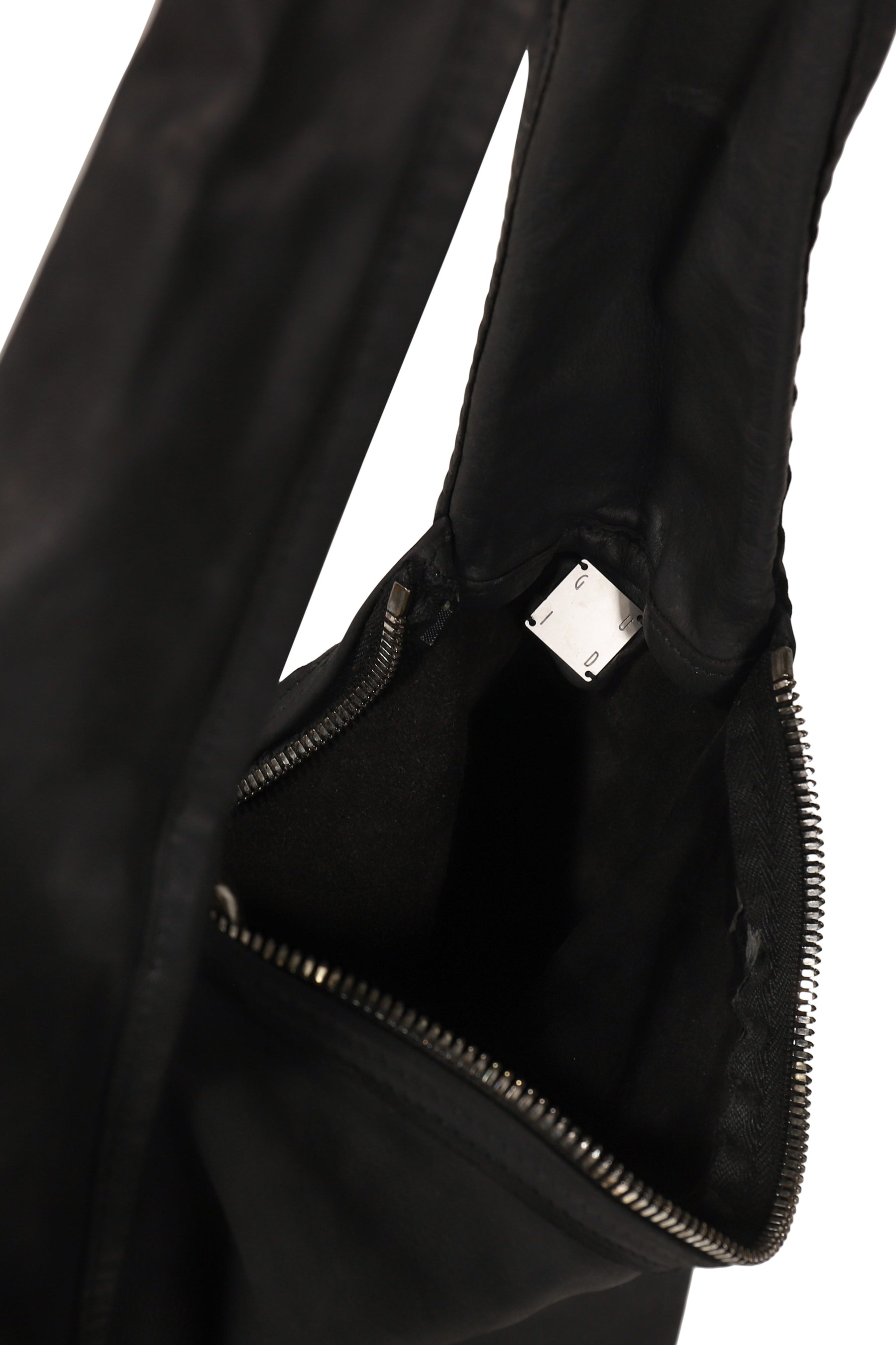 CA03 / BLK