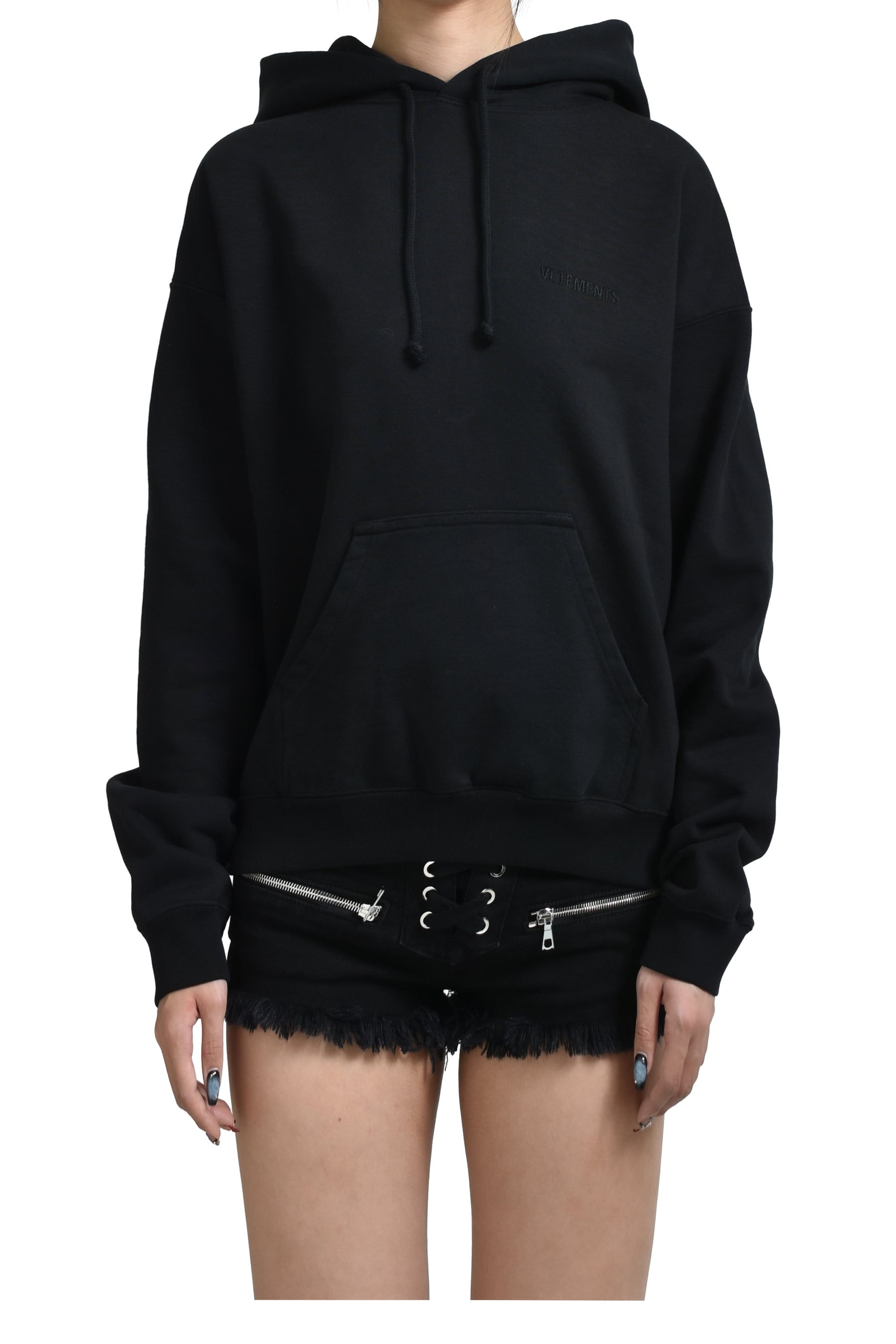 LOGO FITTED HOODIE / BLACK 