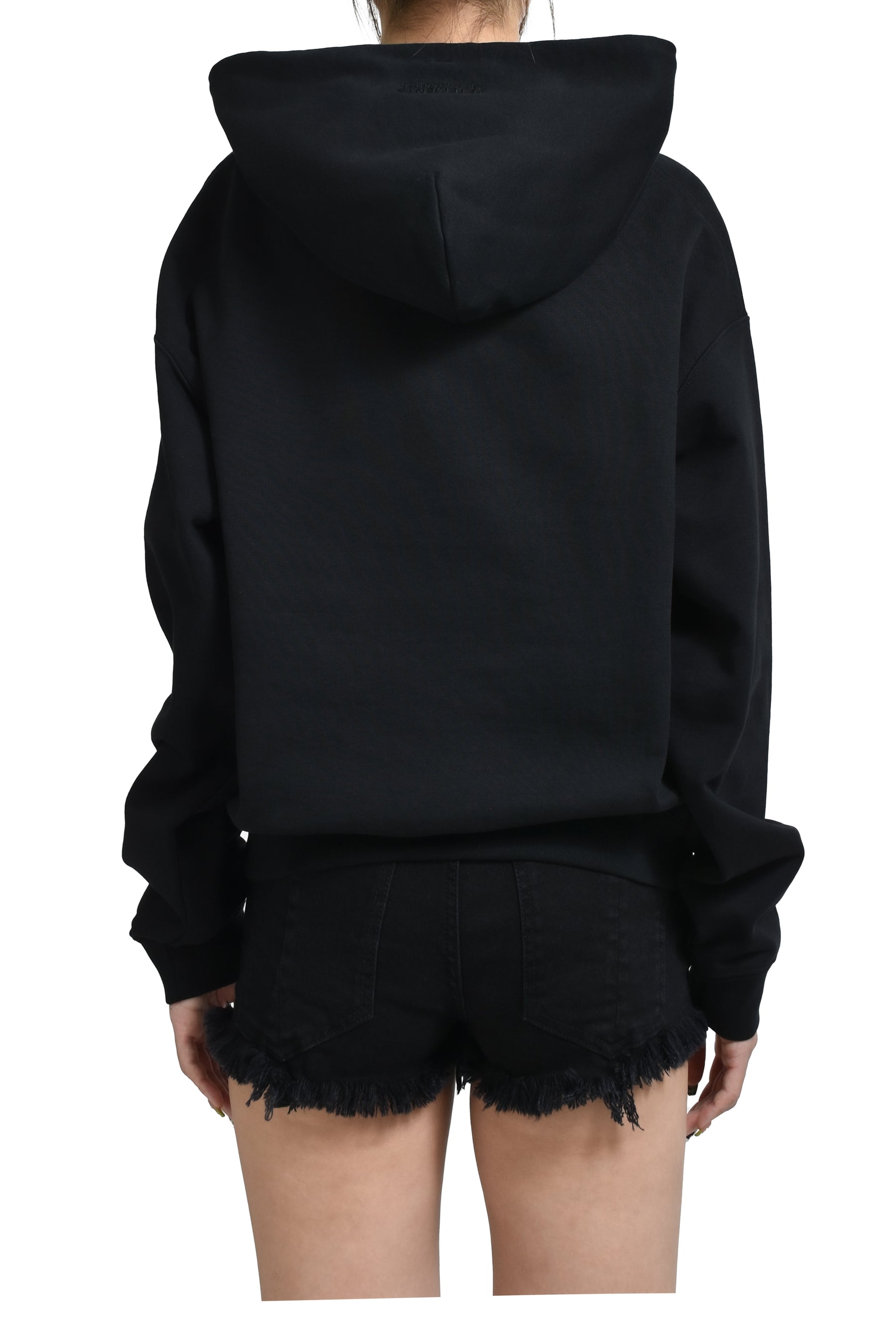 LOGO FITTED HOODIE / BLACK 