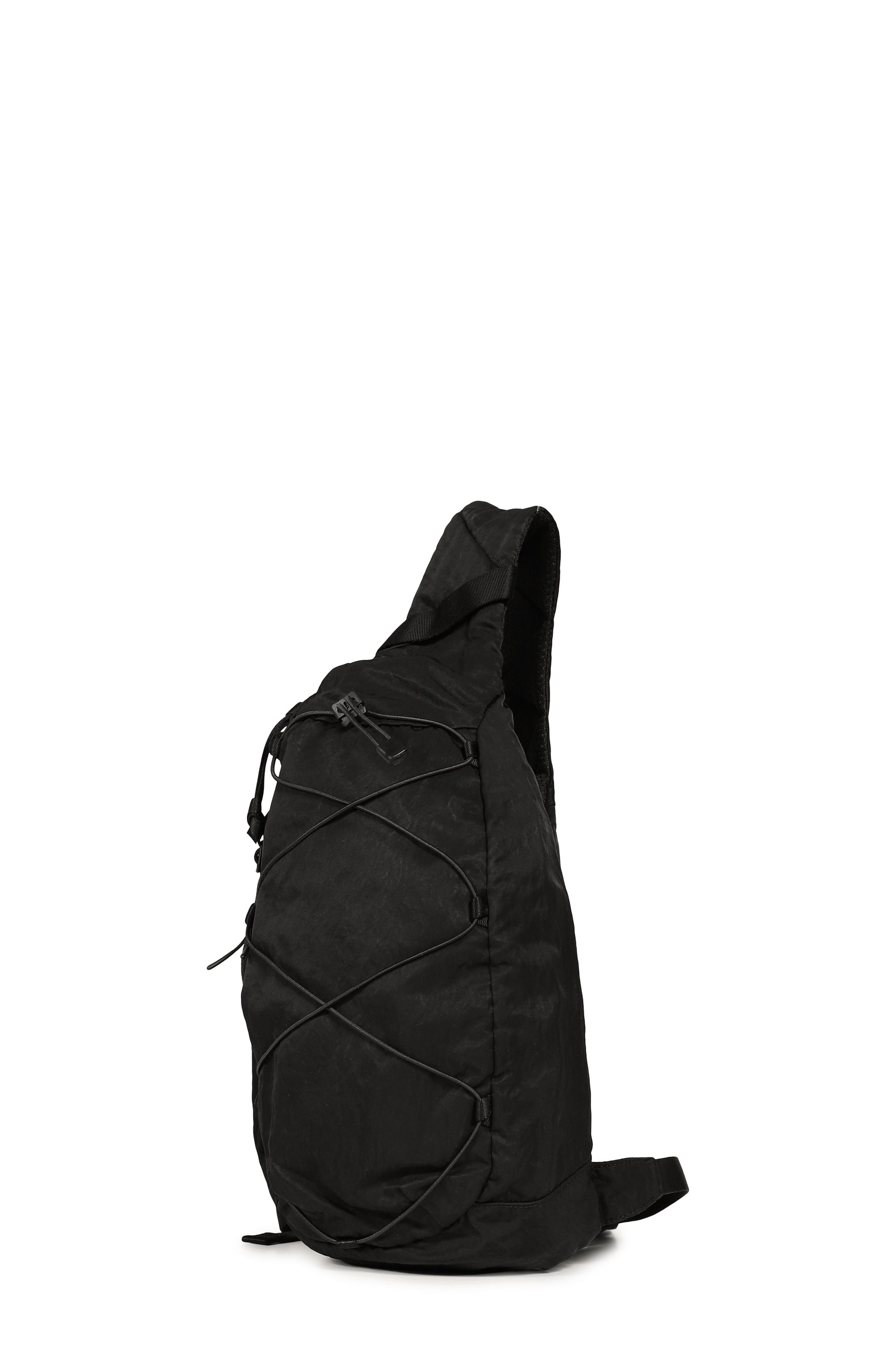 NYLON B LENS CROSSBODY RUCKSACK / BLK