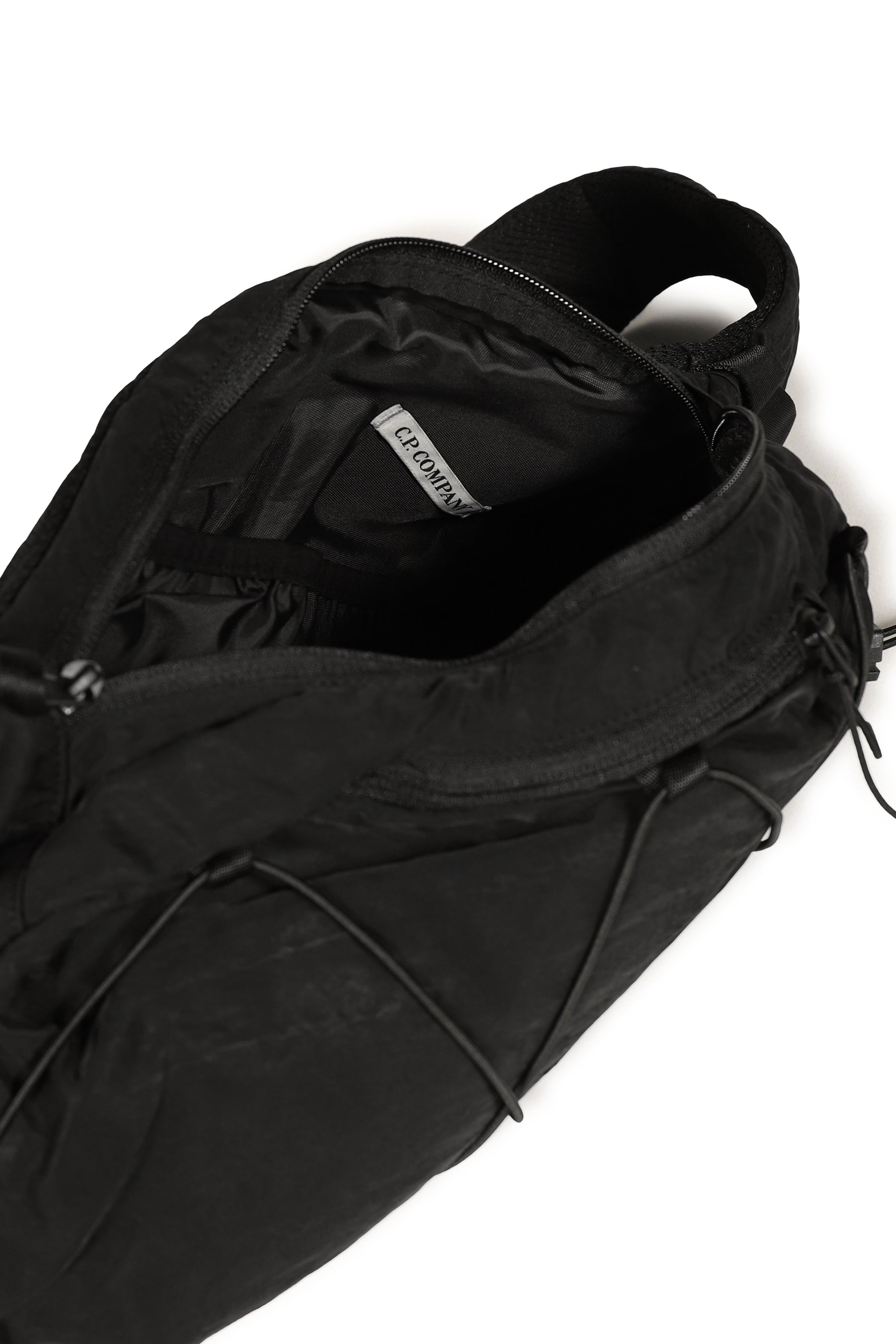 NYLON B LENS CROSSBODY RUCKSACK / BLK
