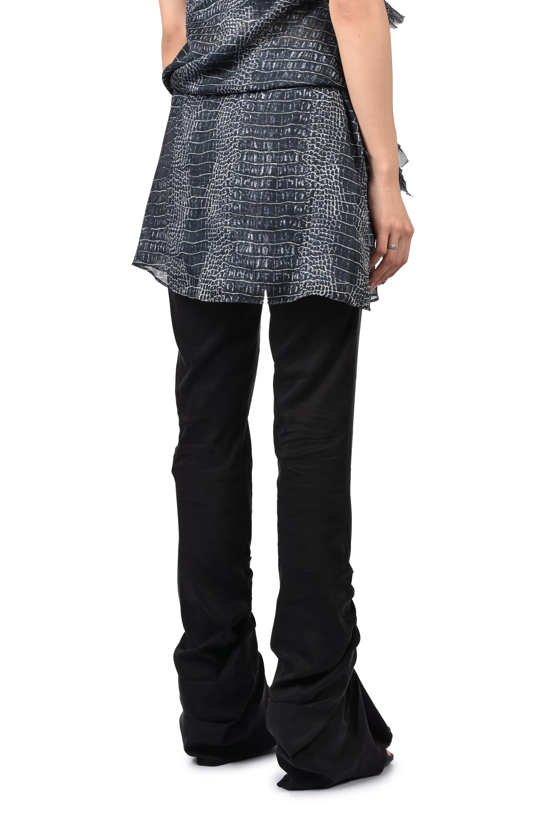 BLACK HORIZONTAL PLEATED DRAPED FLARE PANTS / BLK