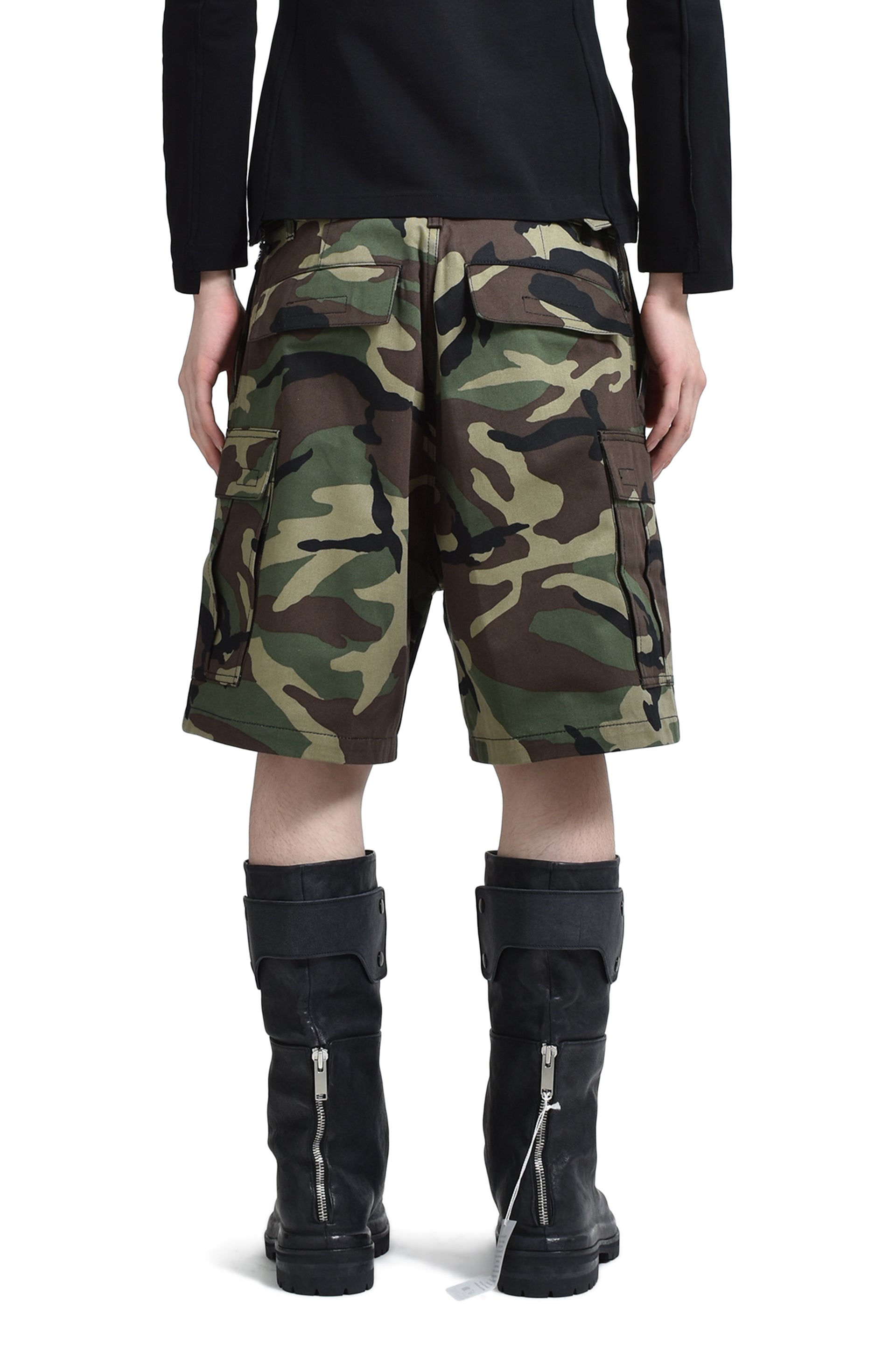 VETEMENTS CARGO SHORTS / CAMO