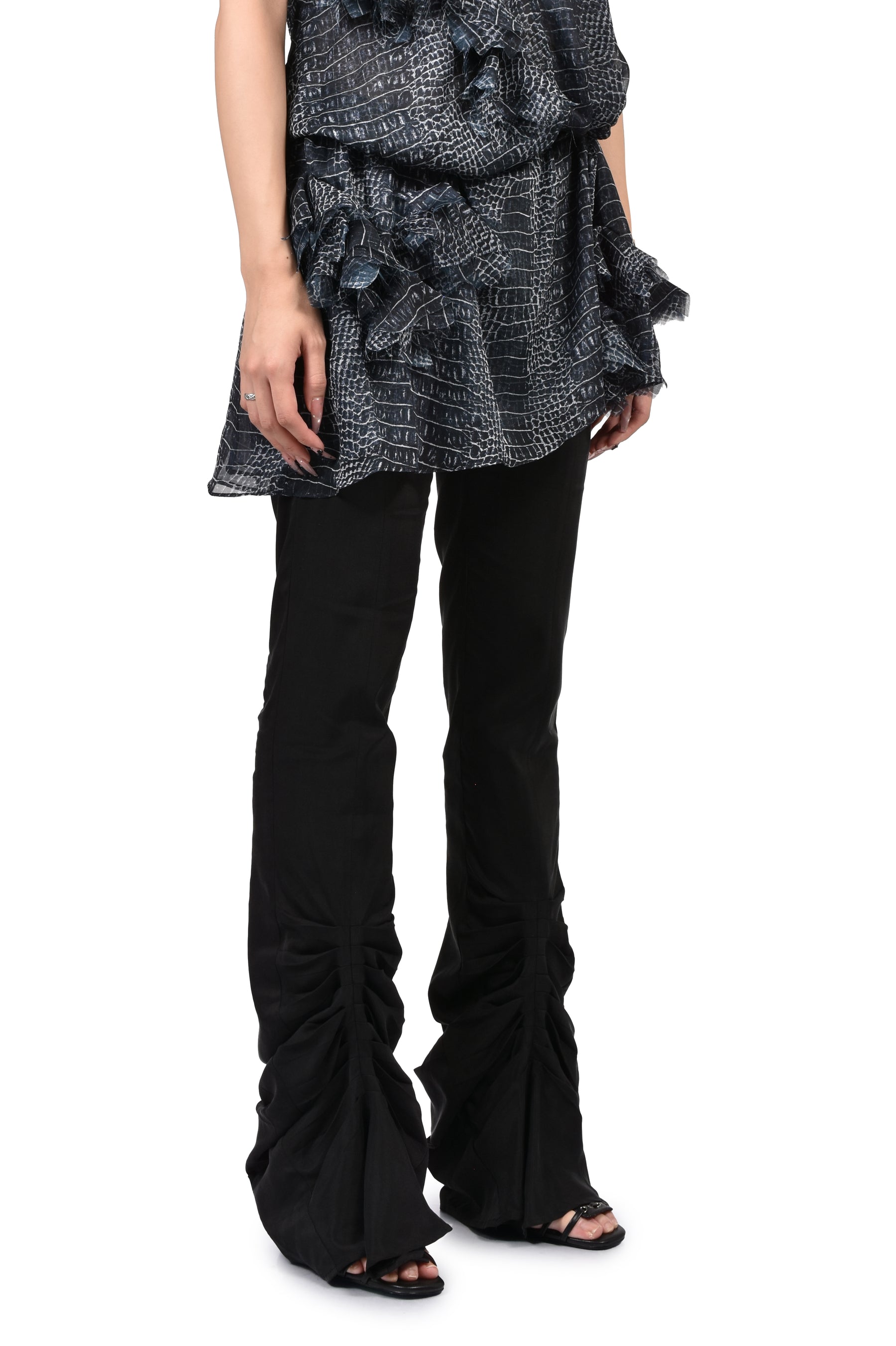BLACK HORIZONTAL PLEATED DRAPED FLARE PANTS / BLK