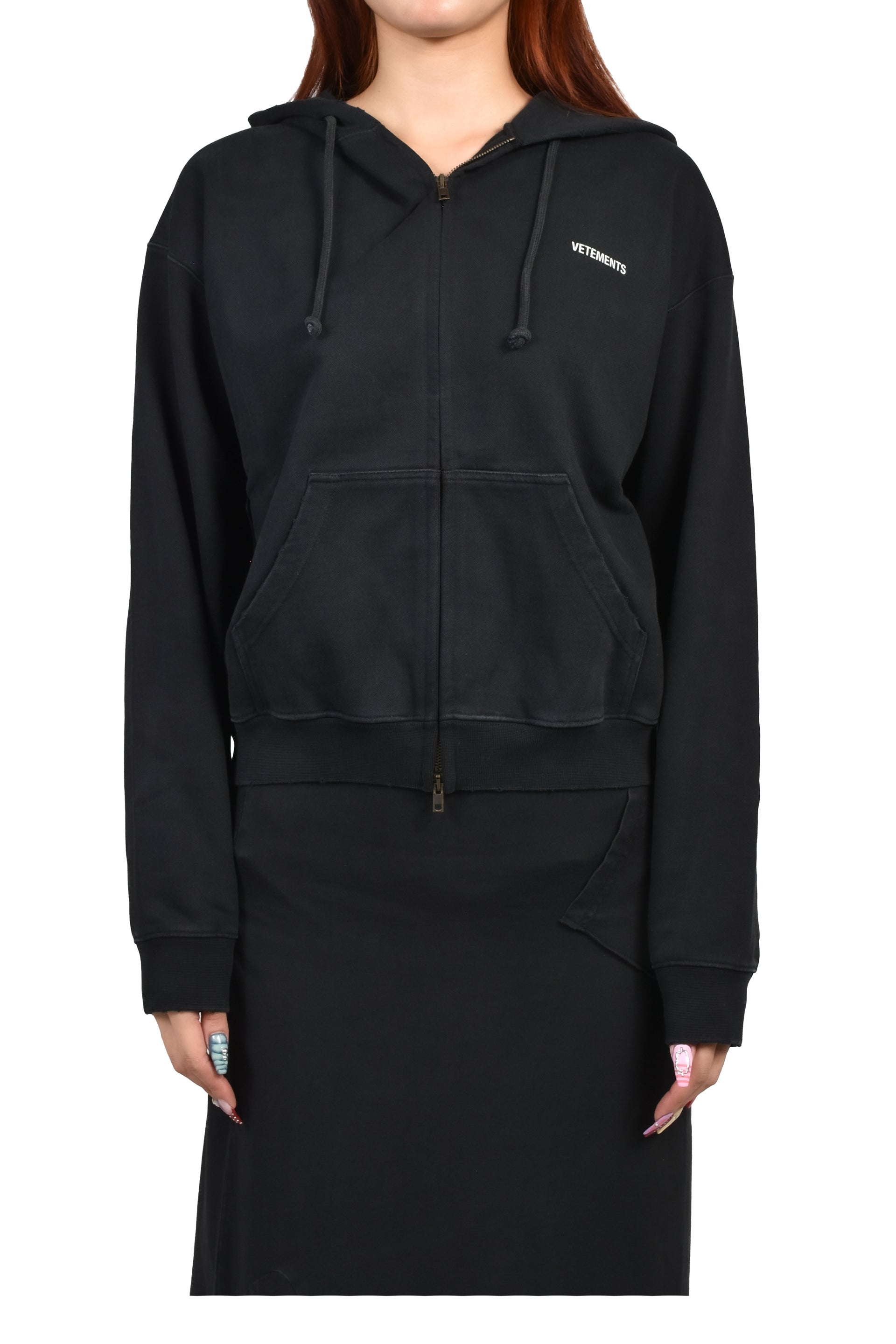 CLASSIC LOGO FITTED ZIP-UP HOODIE / BLK