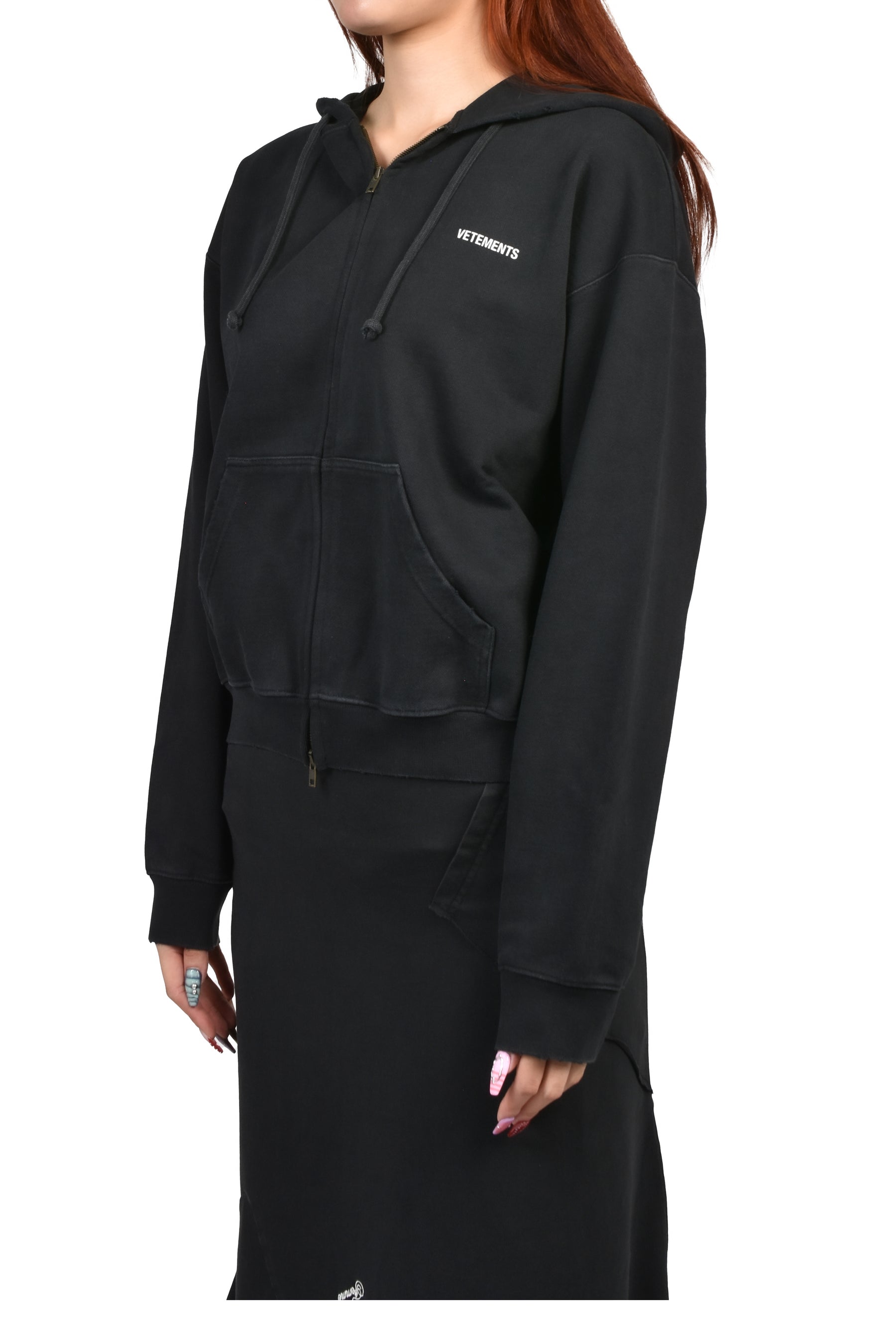 CLASSIC LOGO FITTED ZIP-UP HOODIE / BLK