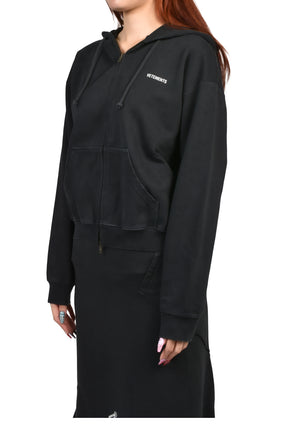 CLASSIC LOGO FITTED ZIP-UP HOODIE / BLK