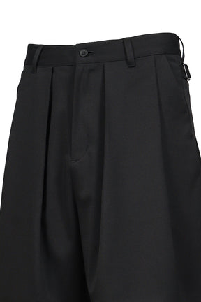 8 TUCK WIDE SHORT PANTS / BLK