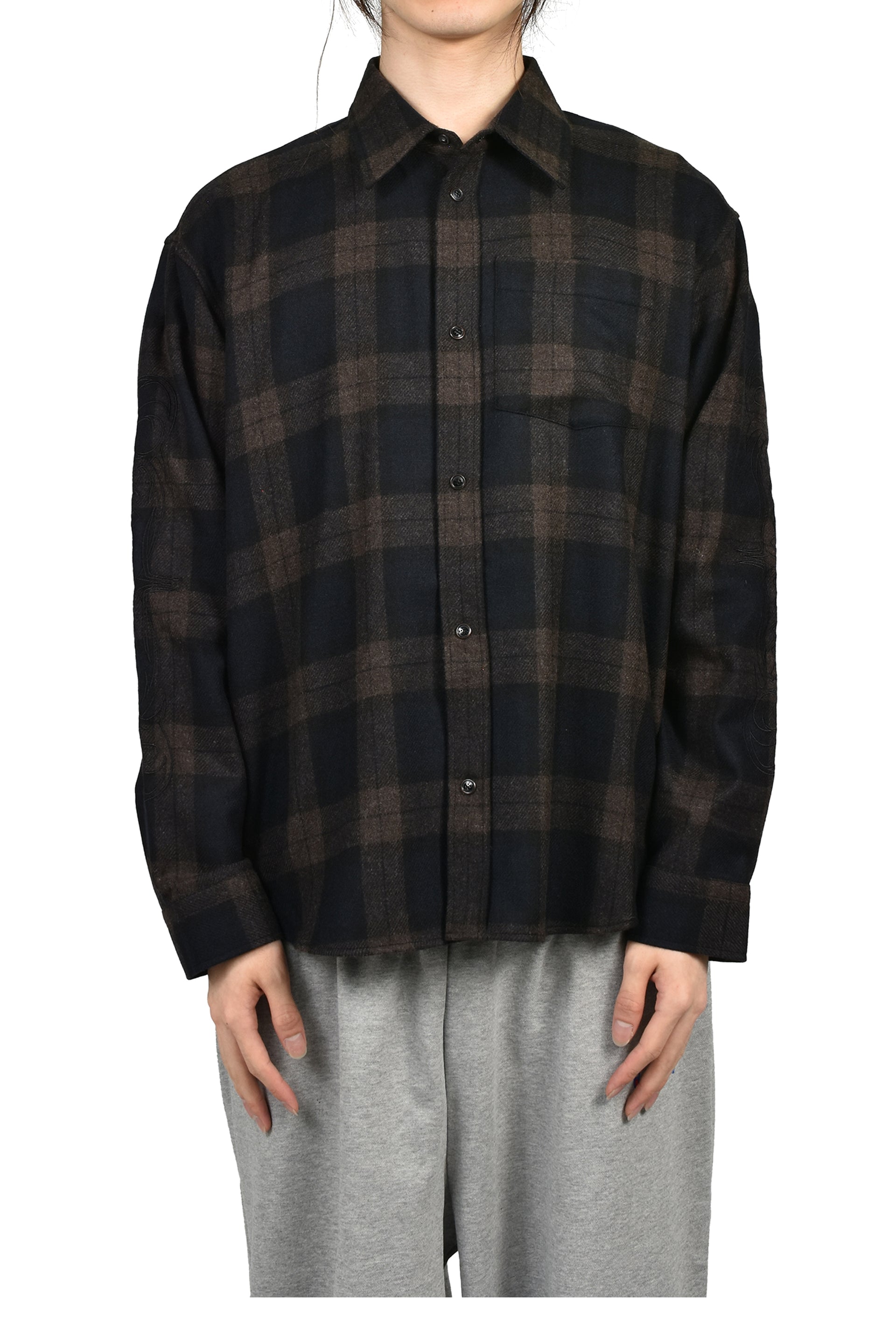 EMBROIDERED METAL LOGO FLANNEL SHIRT / BLK