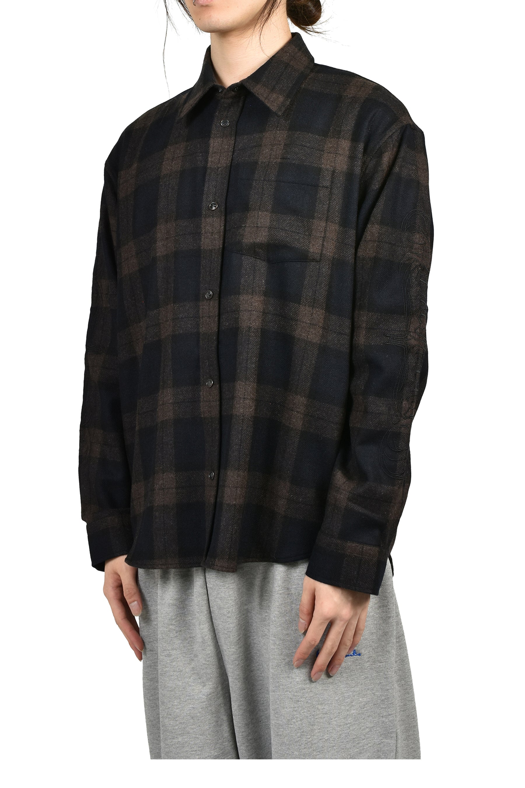 EMBROIDERED METAL LOGO FLANNEL SHIRT / BLK