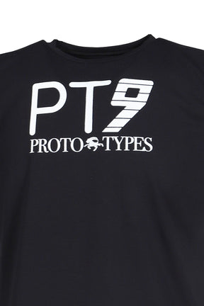 PT9-FITTED PRINTED TEE / BLK