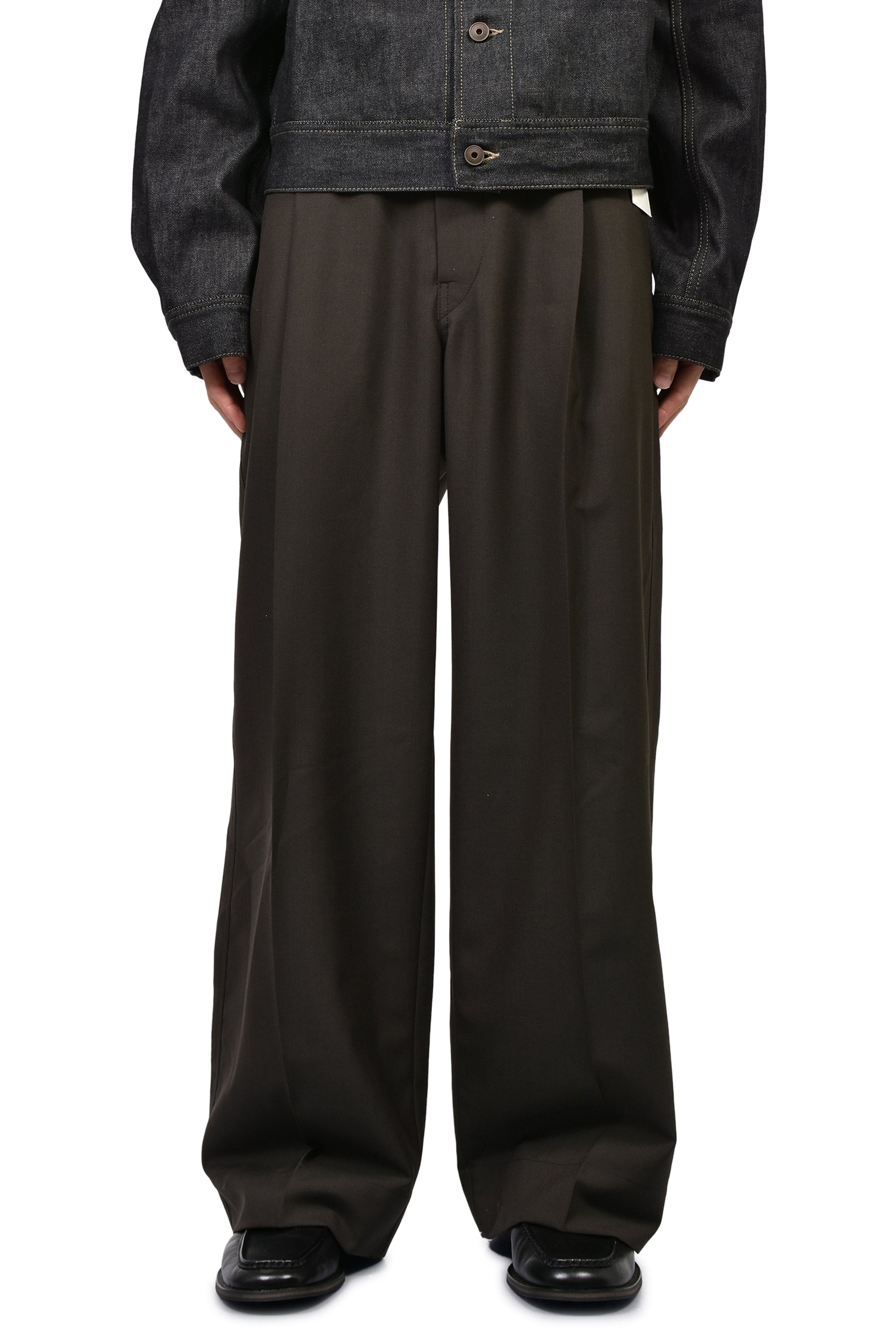 SINGLE PLEAT TAILORED PANTS / MOSS