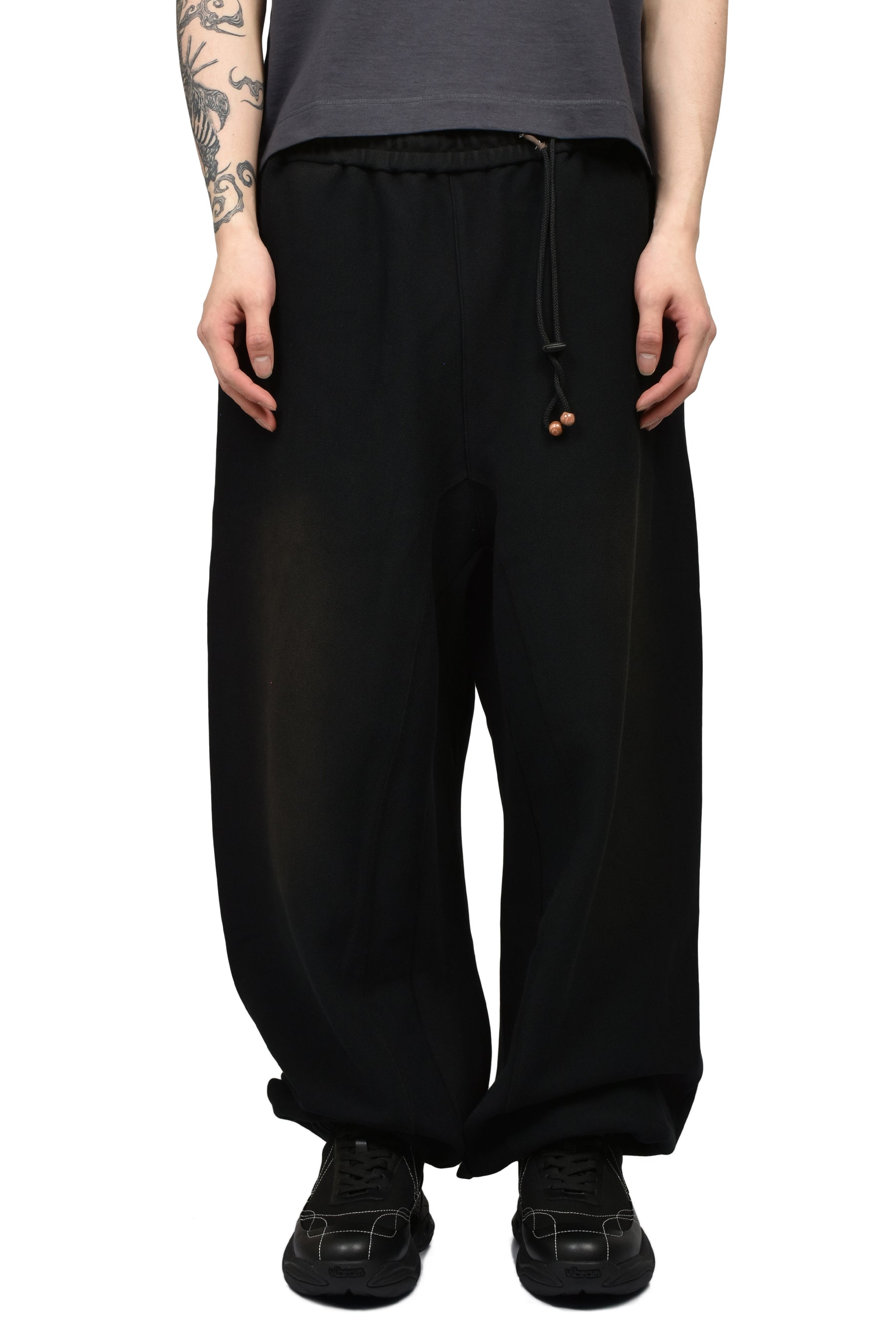【完売済・新品】JIAN YE wide sweat pants JIAN YE SS26 GWAI SWT PANTS / BLK - NUBIAN