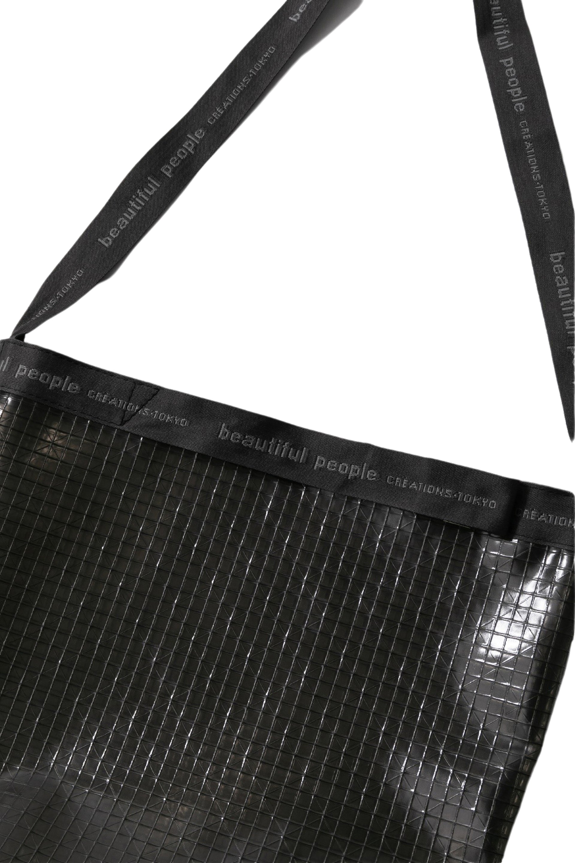 beautiful people PLAID VINYL LOGO TAPE SHOULDER BAG / BLK