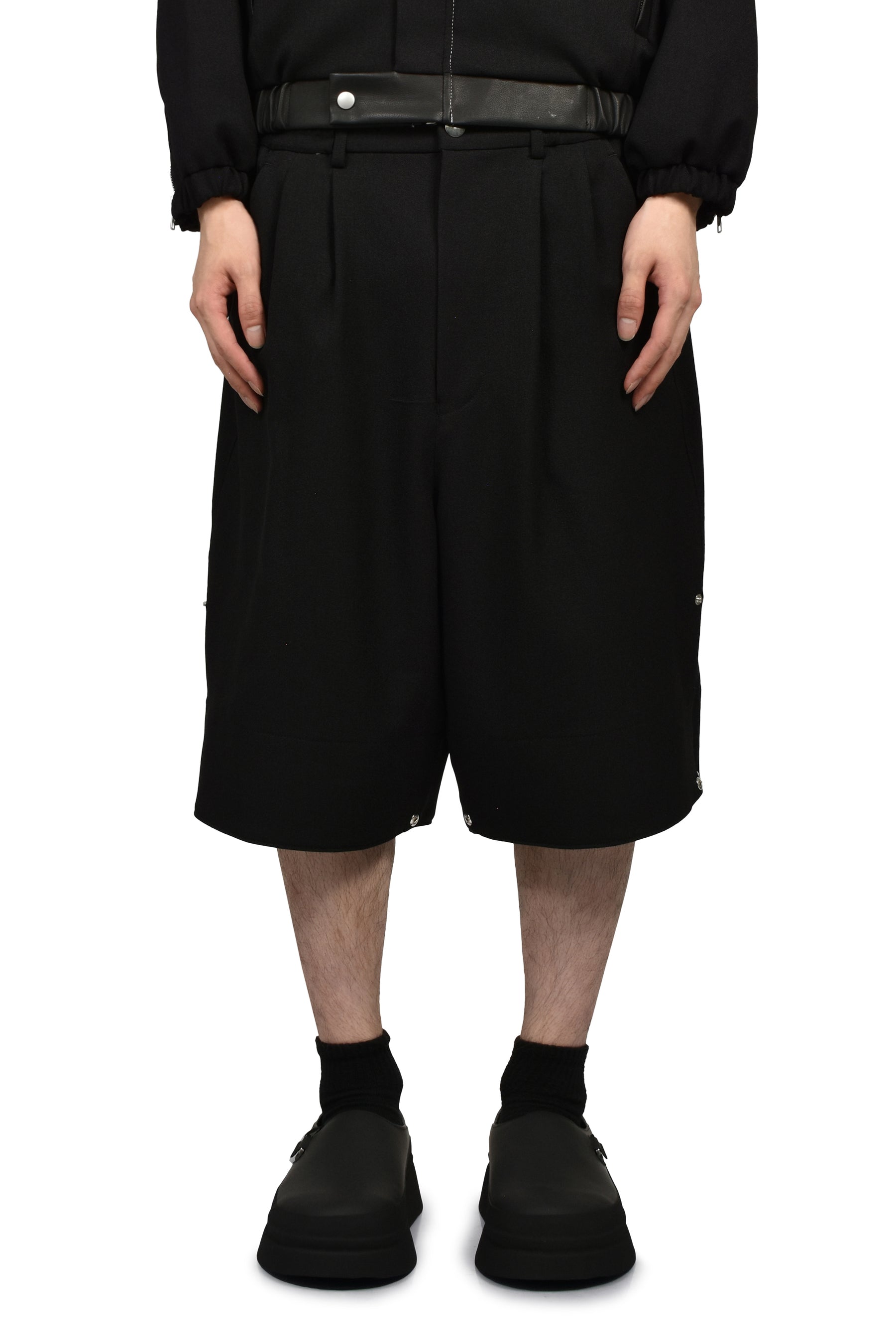 LES ARCS SHORTS / BLK