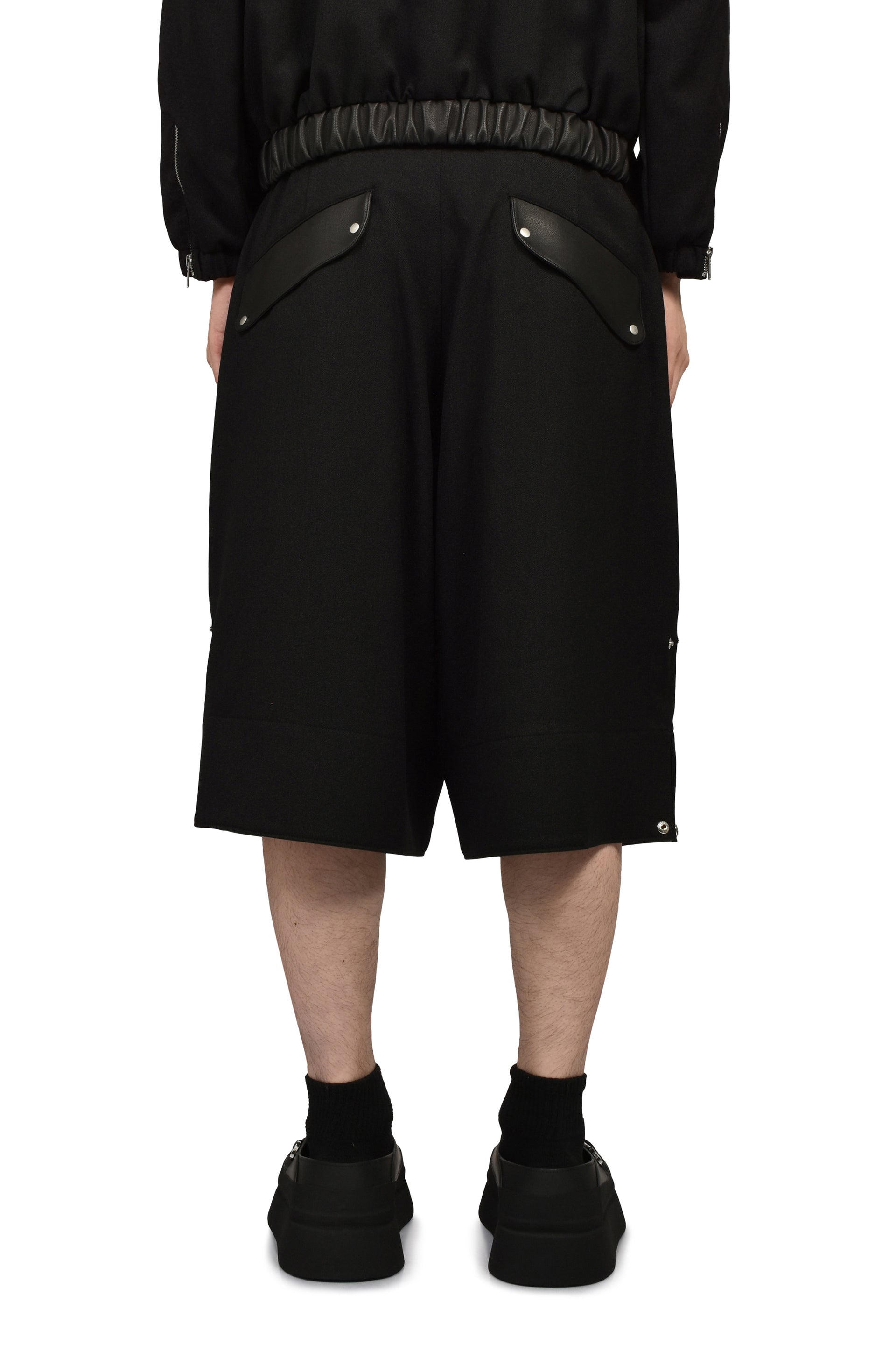 LES ARCS SHORTS / BLK