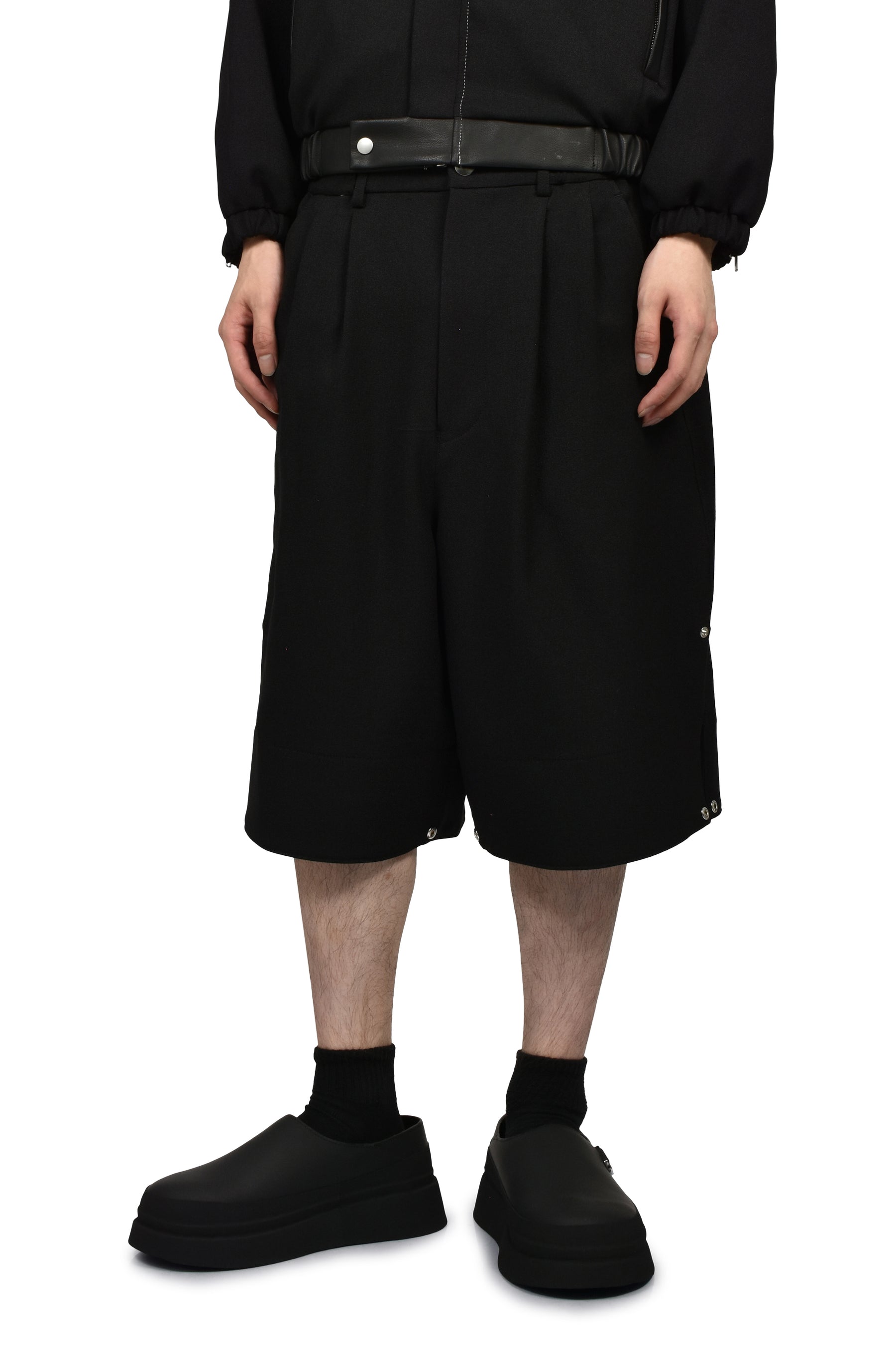 LES ARCS SHORTS / BLK