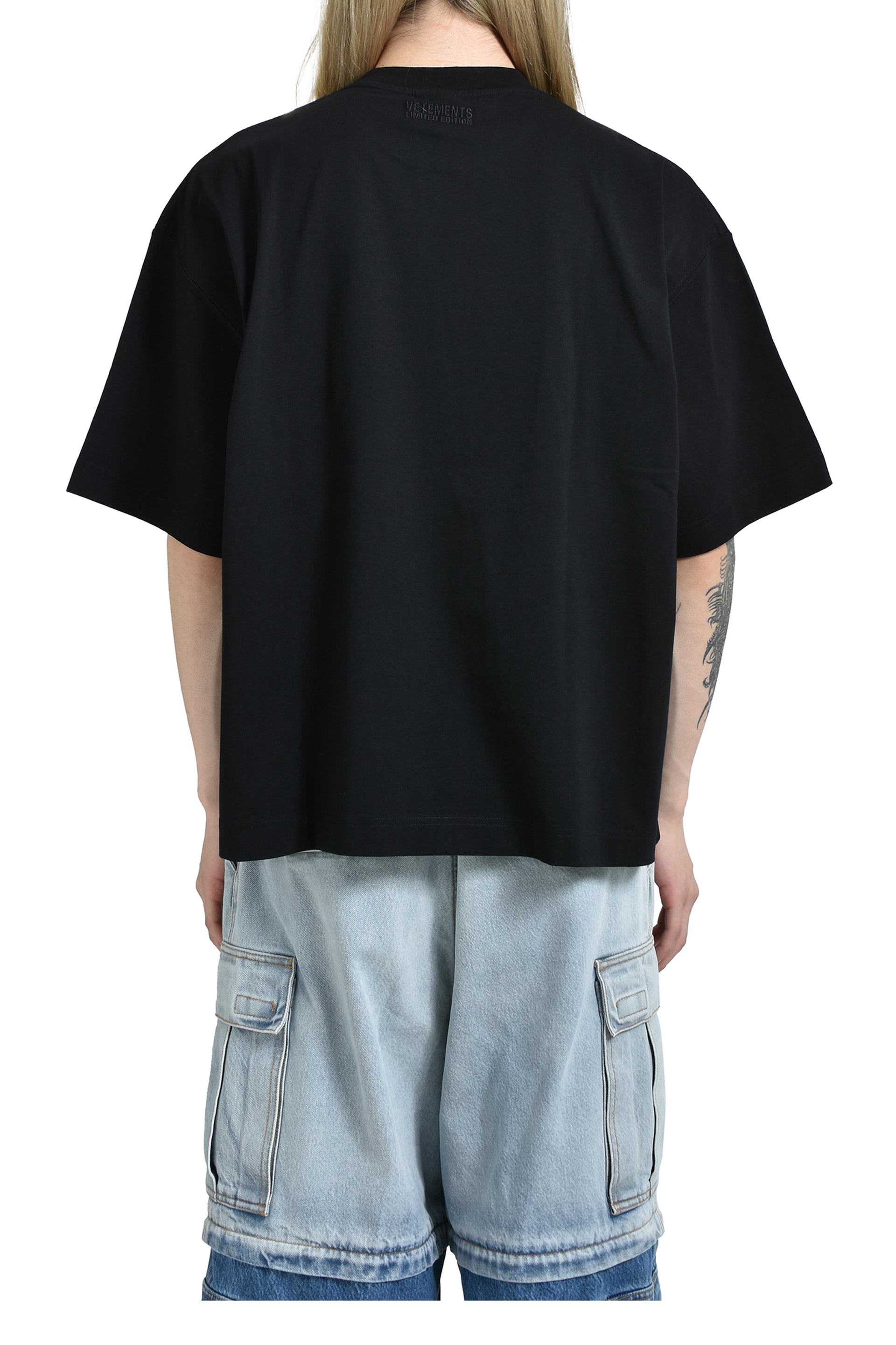 VETEMENTS OVAL LOGO CROPPED BOXY T-SHIRT / BLK BLK