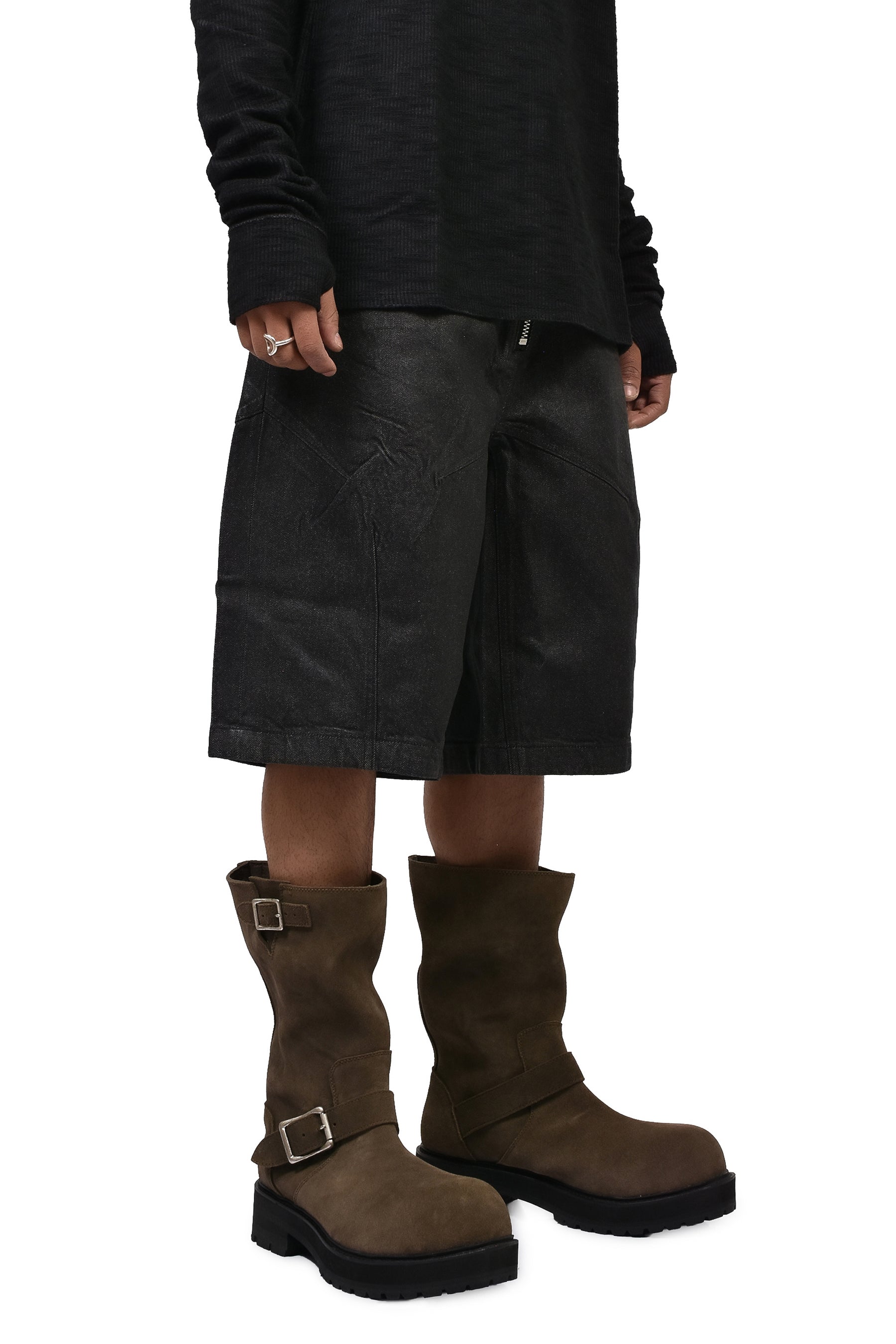 FRONT ZIP SHORTS  / WAXED BLK