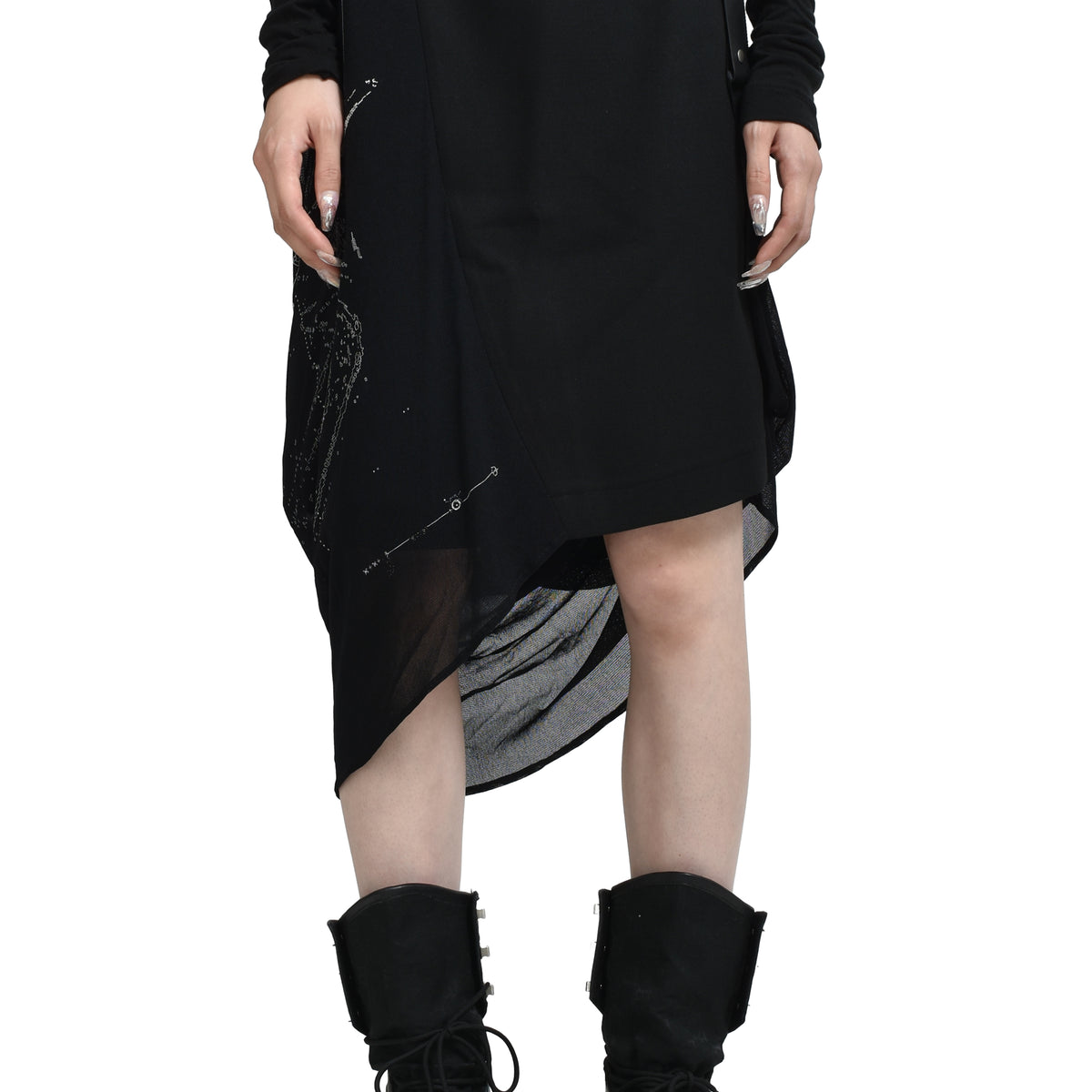 Hyein Seo FW25 Graphic Wrap Skirt with Garter Belt / Black - Nubian