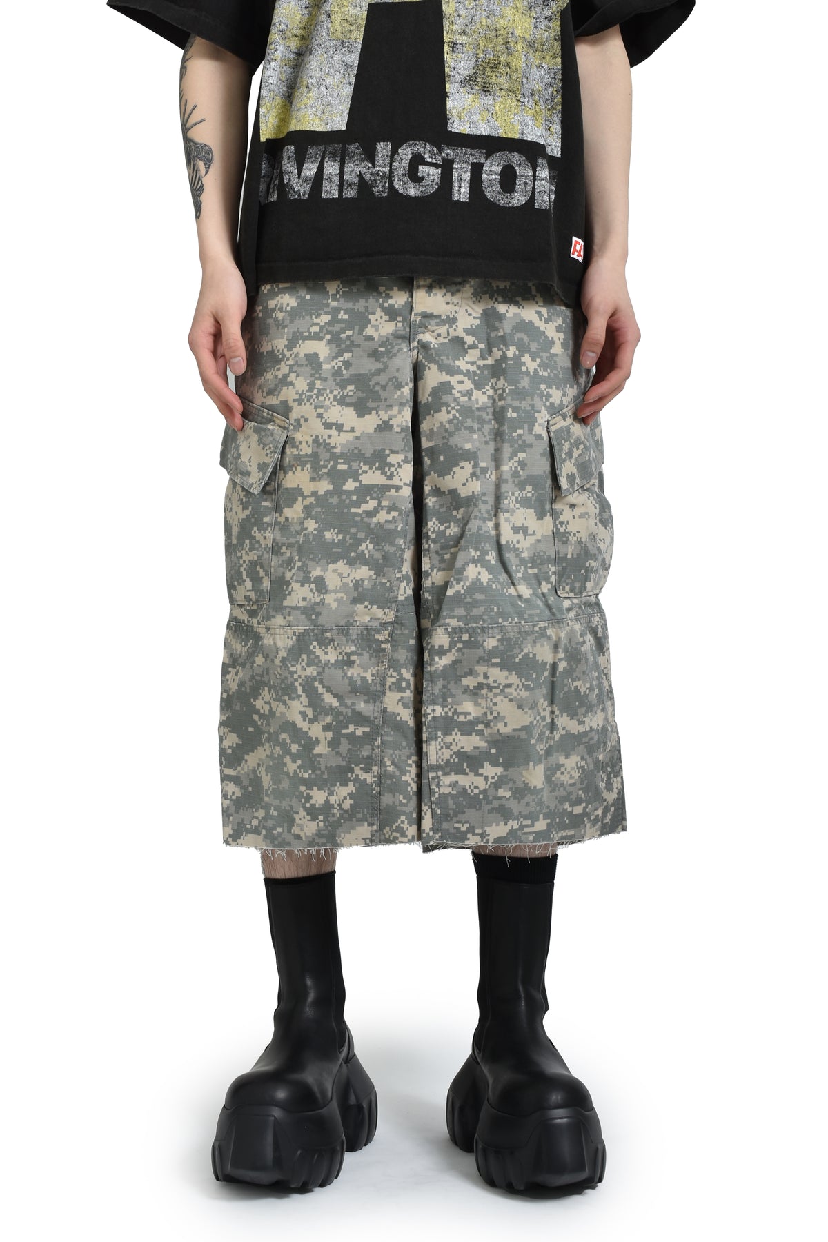 ACU NBHD SHORTS / CAMO