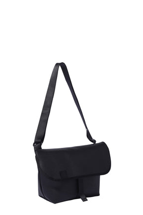 FLAP SHOULDER BAG / BLK