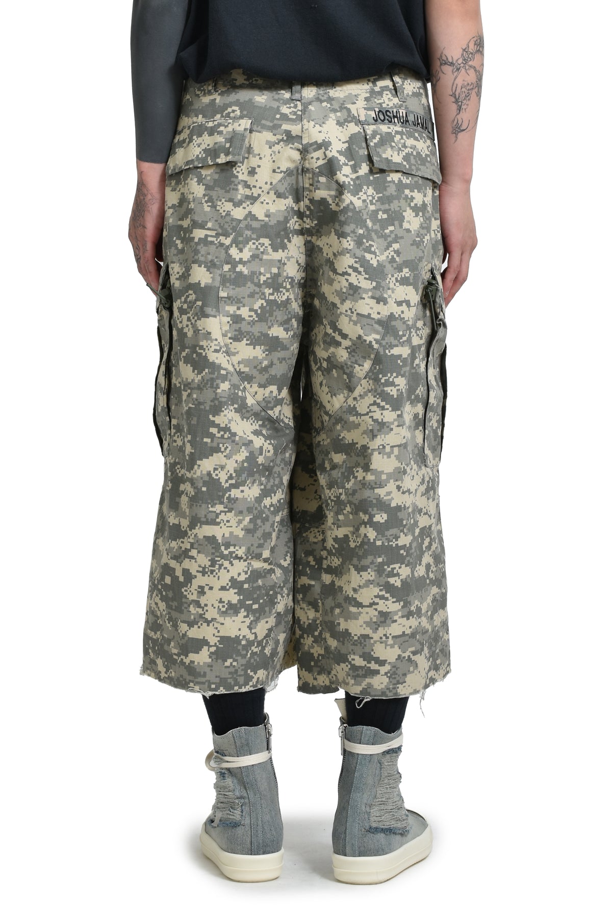 ACU NBHD SHORTS / CAMO