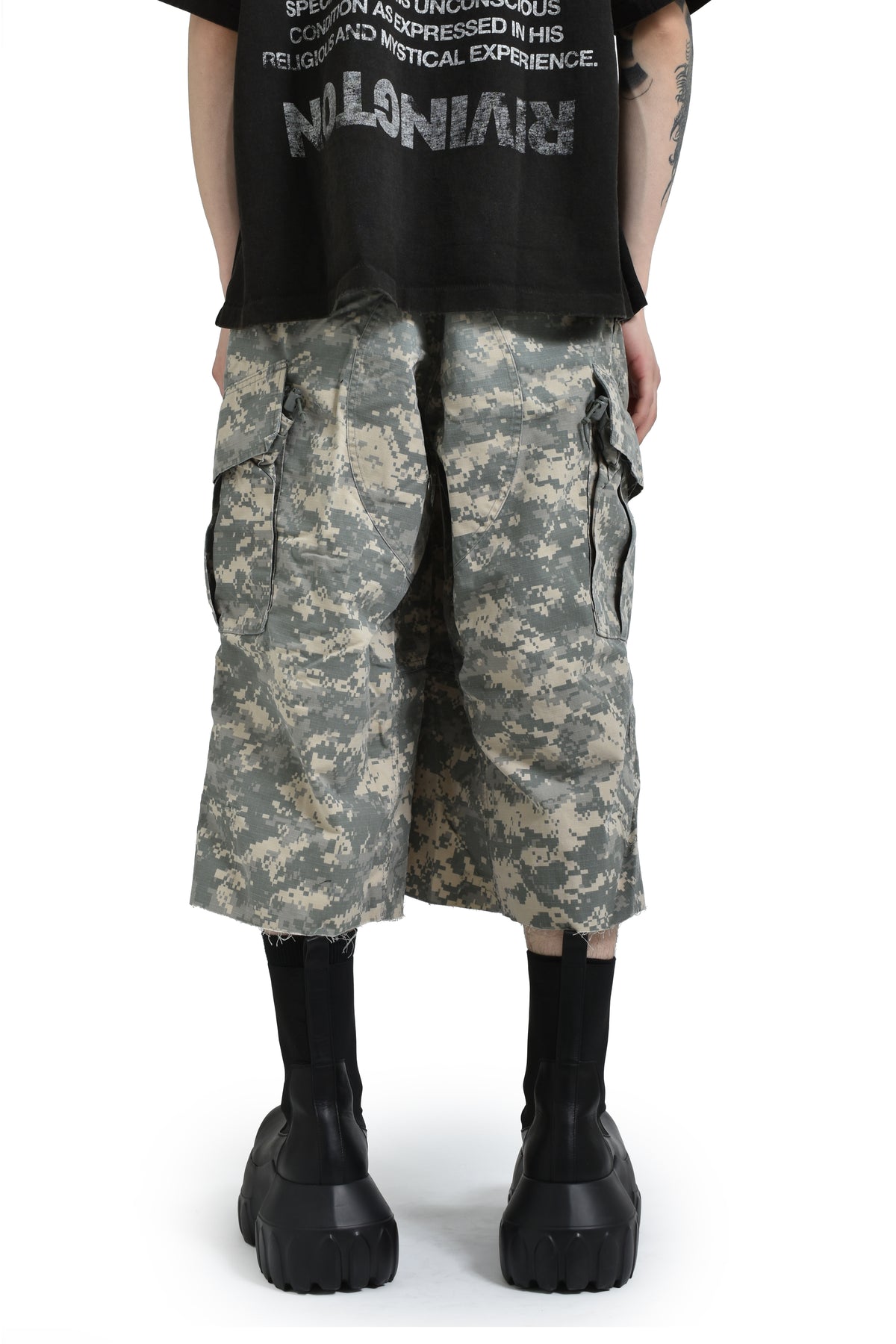 ACU NBHD SHORTS / CAMO