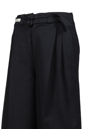 HOLIDAY SHORTS / BLACK