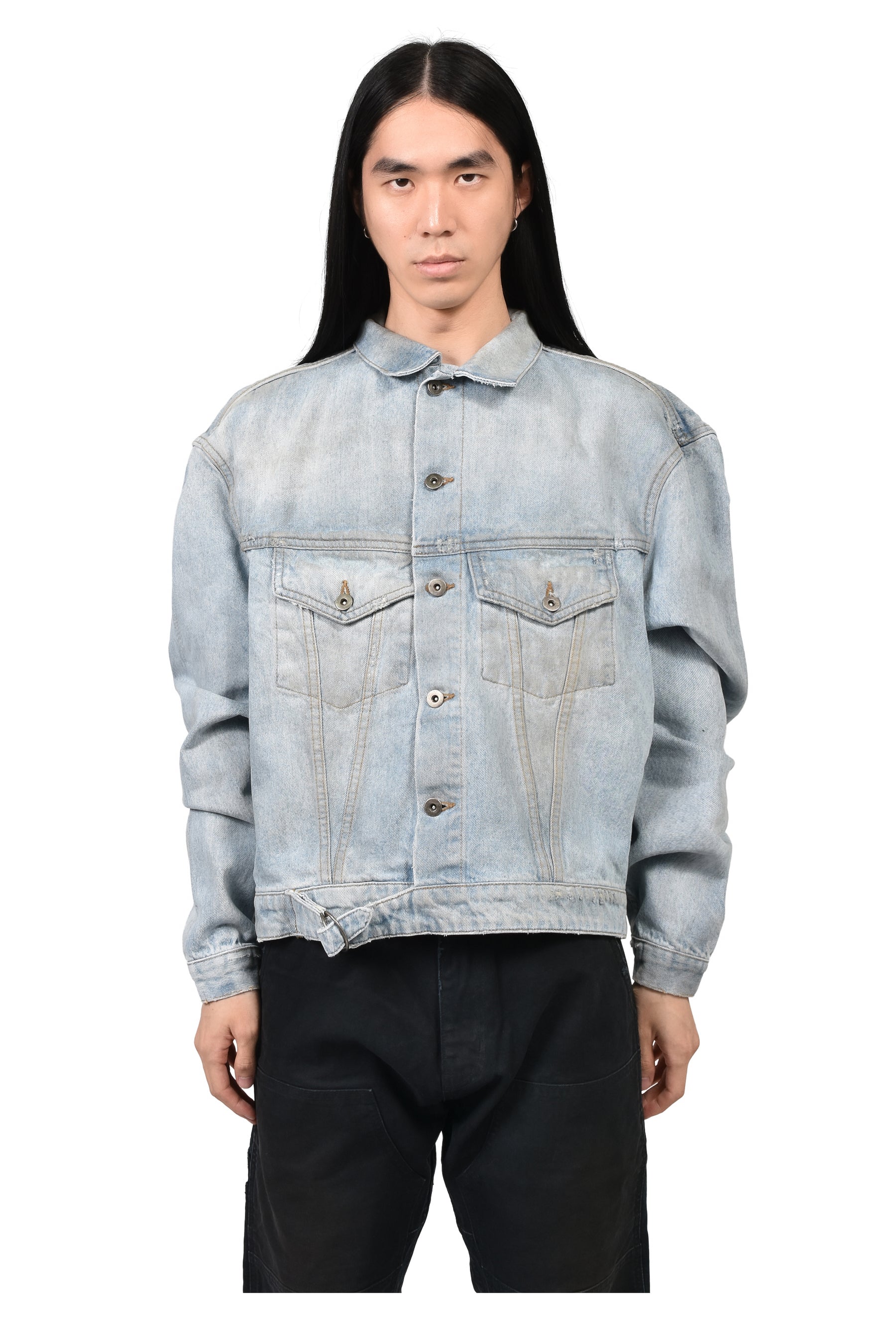DENIM TRUCKER JACKET / LIGHT WASH