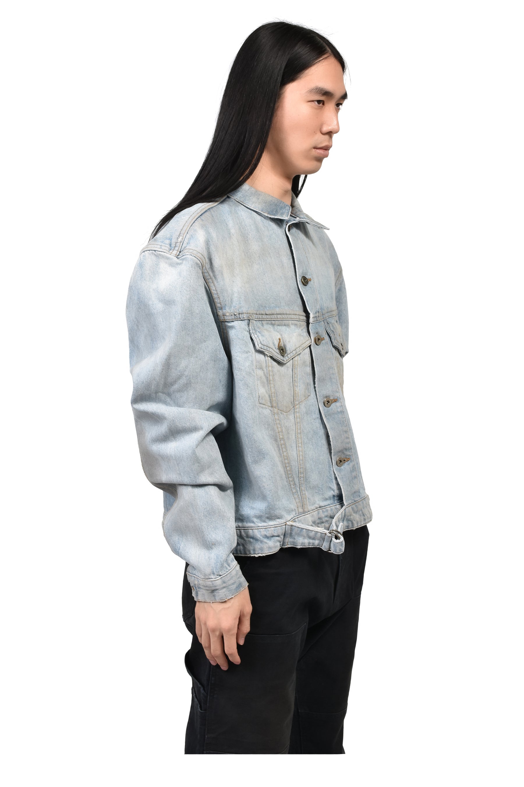 DENIM TRUCKER JACKET / LIGHT WASH