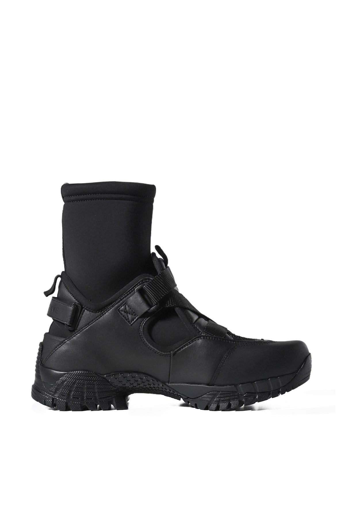 CLOUD WALKER / BLACK RECYCLED LEATHER