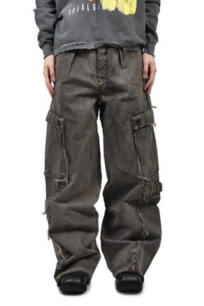 CUT OFF SLASH SEAM TWIST CARGO JEANS / DUST GRY