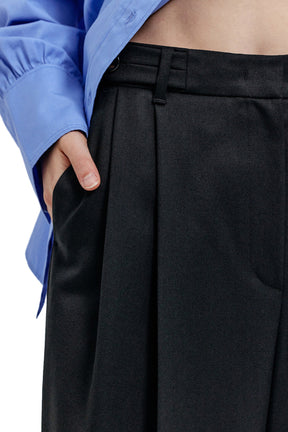 TWO-TUCK PANTS / BLK