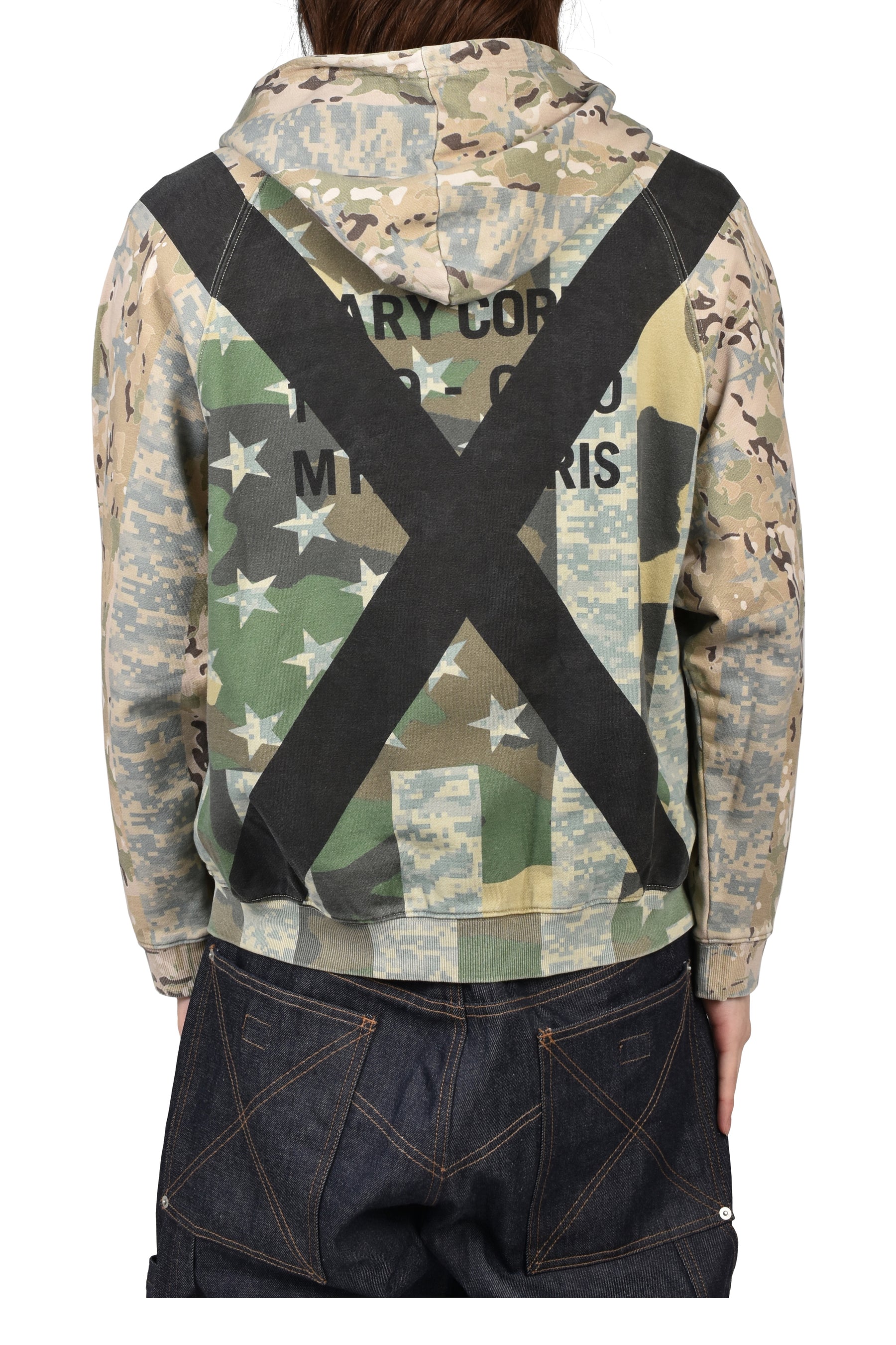 DISTRESSED CAMO HOODIE / CAMO