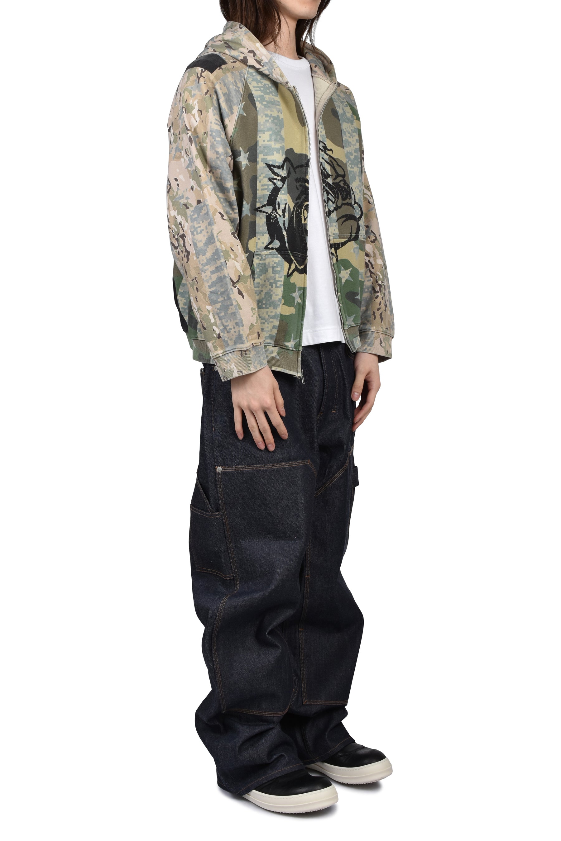 DISTRESSED CAMO HOODIE / CAMO