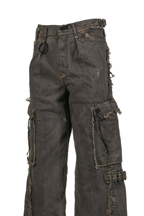 CUT OFF SLASH SEAM TWIST CARGO JEANS / DUST GRY
