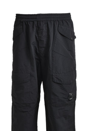 FLATT NYLON LOOSE UTILITY PANTS / BLK 999