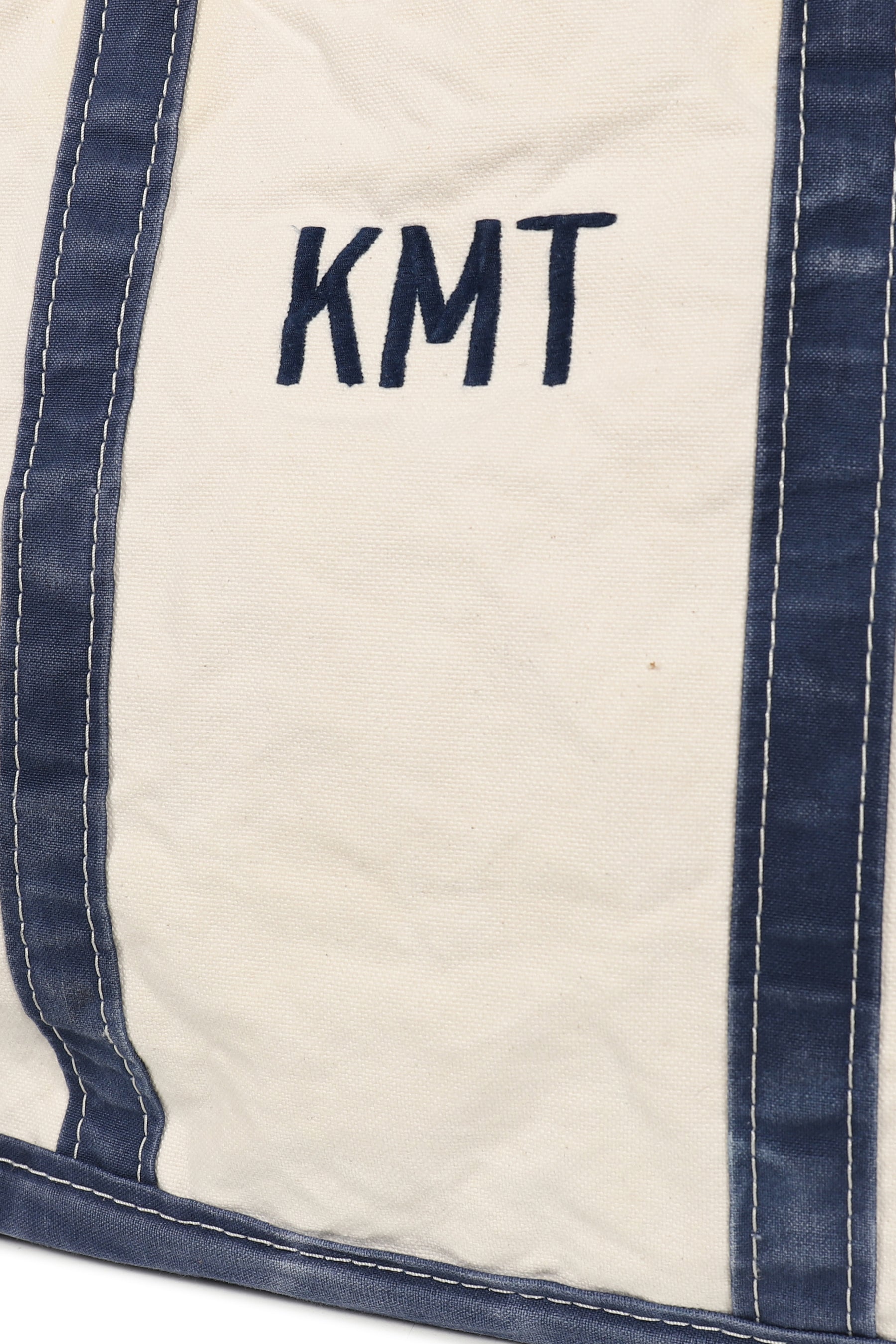 VINTAGE VOTE & TOTE W/ CUSTUM LONG HANDLE / ASSORTED