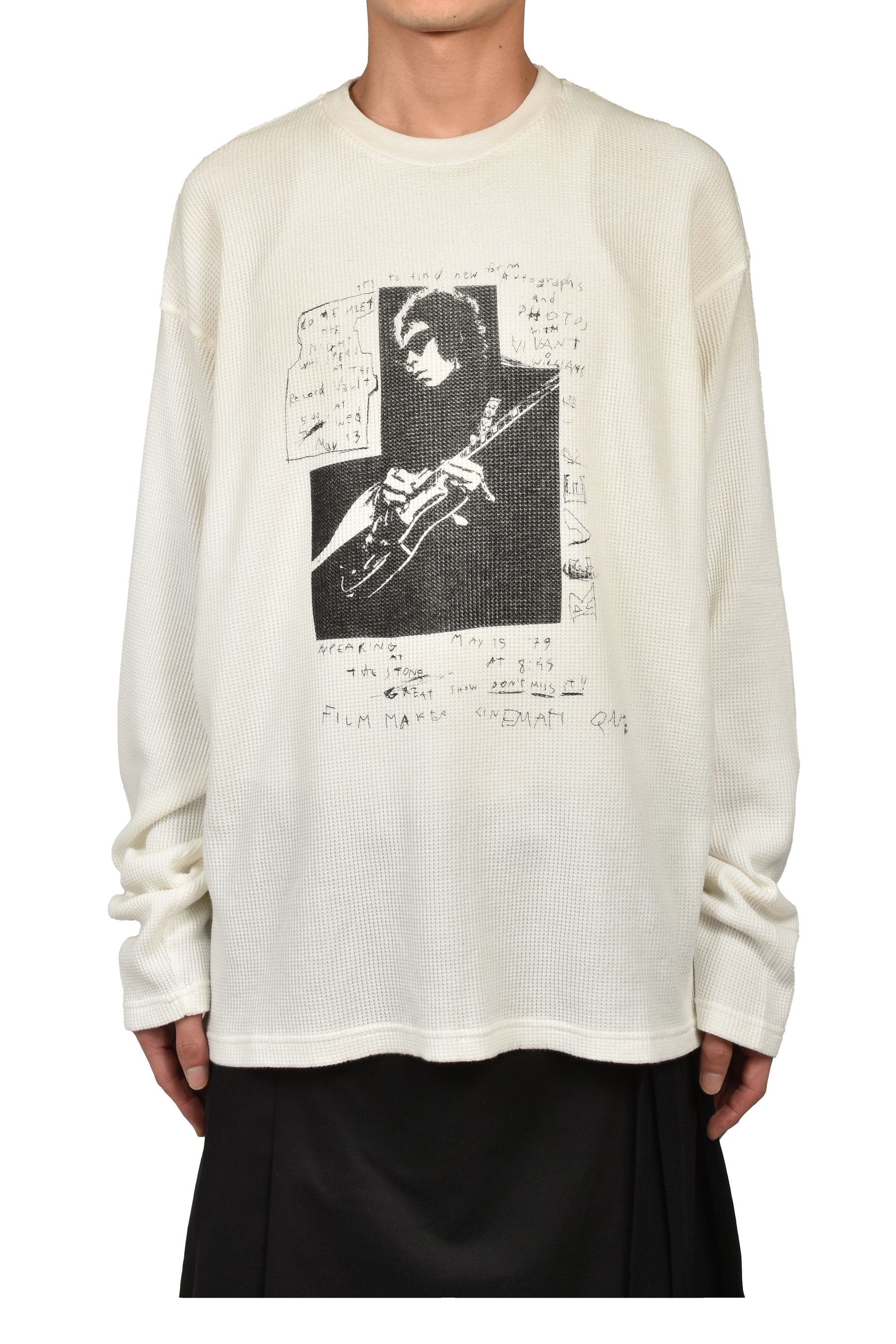 EMIL RELAX FIT BOXY T-SHIRT WITH "THE NIGHT WHISPERS" PRINT / WHT