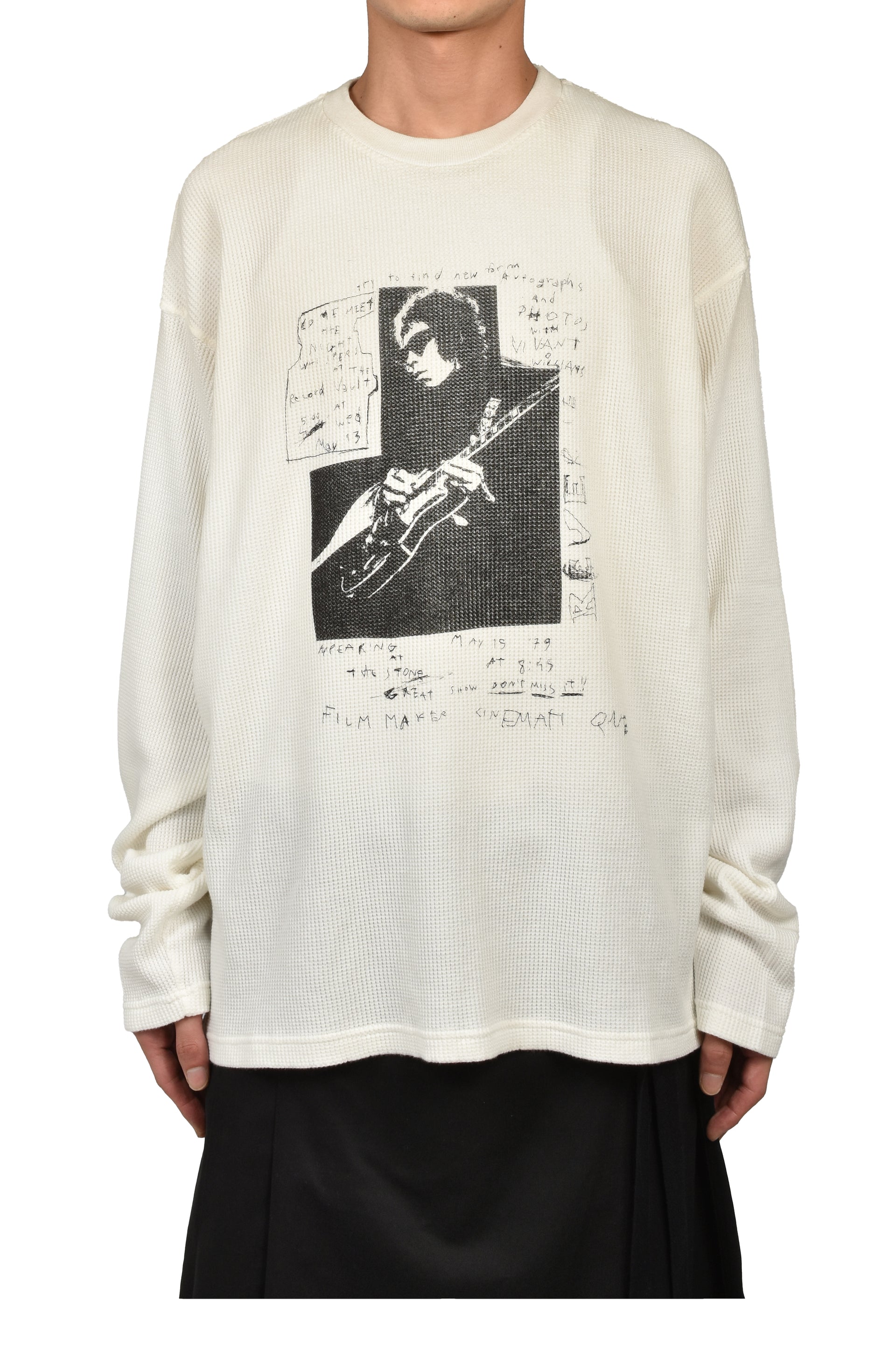 EMIL RELAX FIT BOXY T-SHIRT WITH "THE NIGHT WHISPERS" PRINT / WHT
