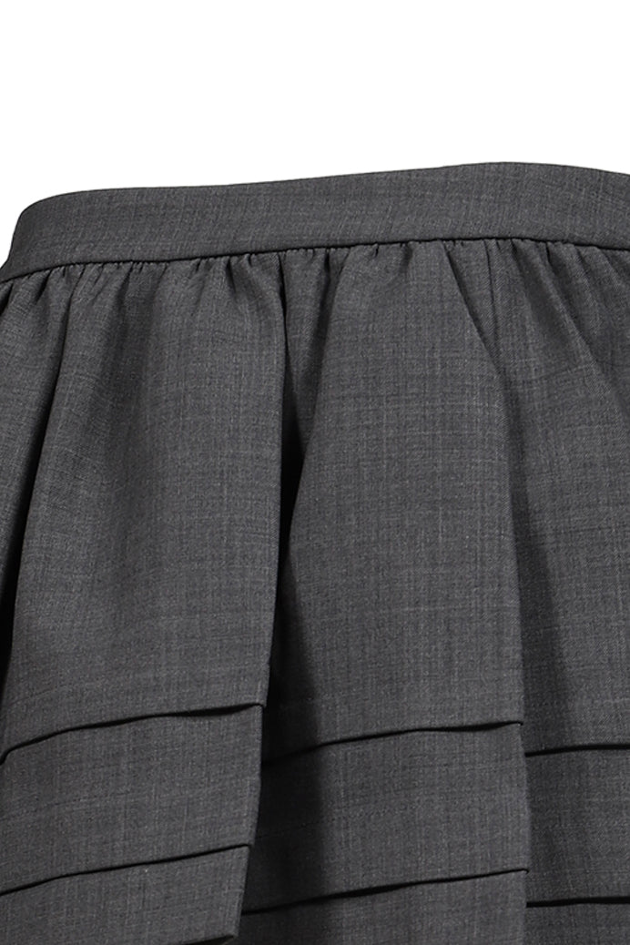 TUCK DETAIL PLEATED SKIRT / GRY